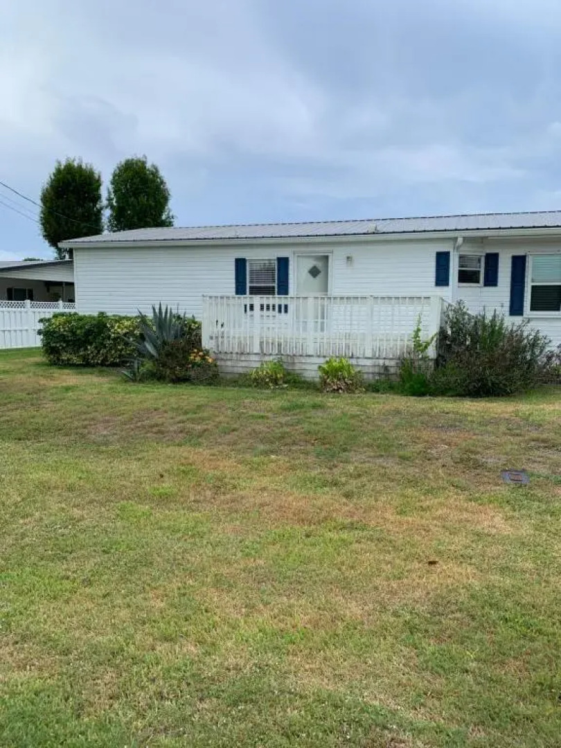 Golden Pineapple Vacation Homes Okeechobee Fl