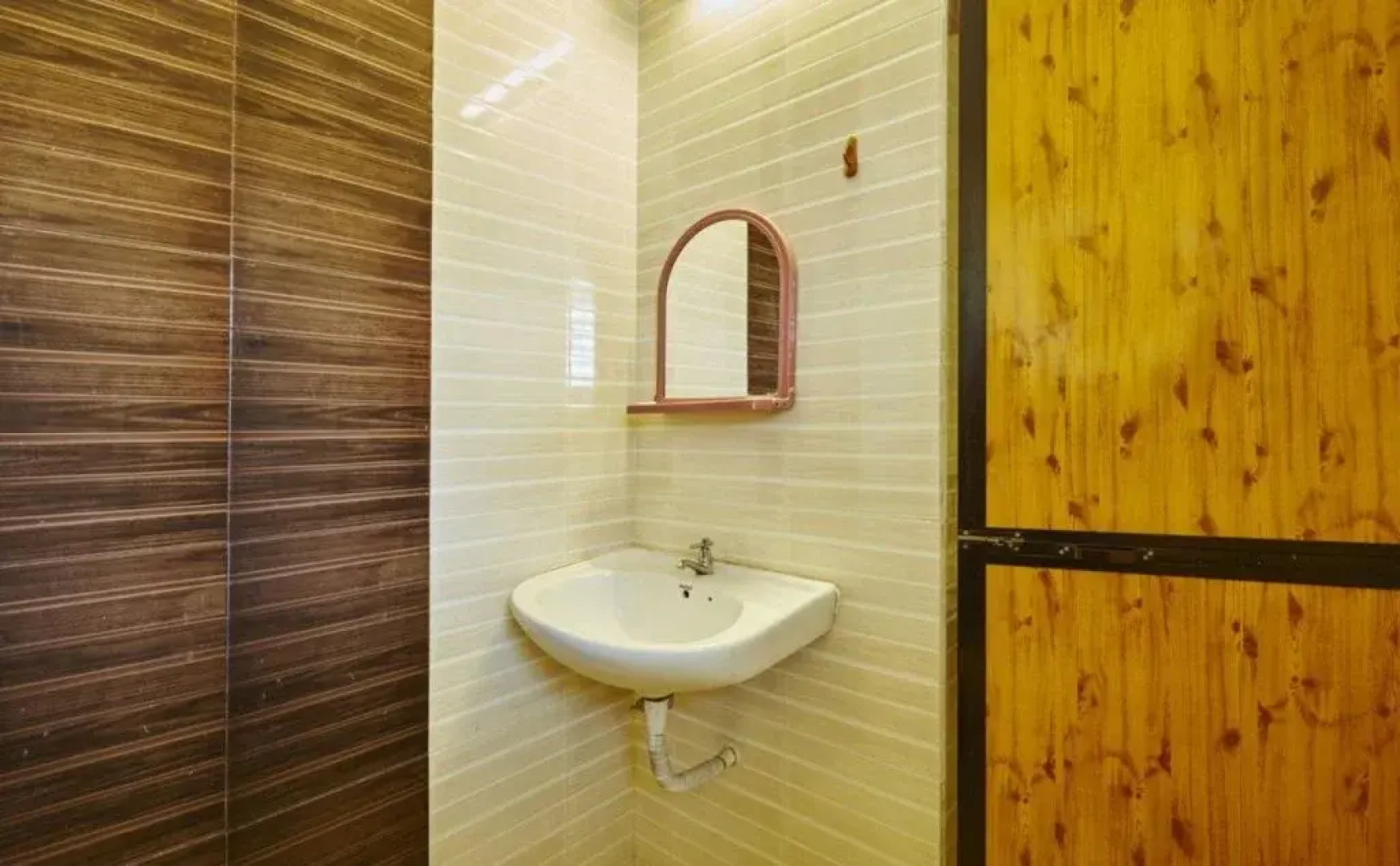 OYO 12252 New Arpora Inn