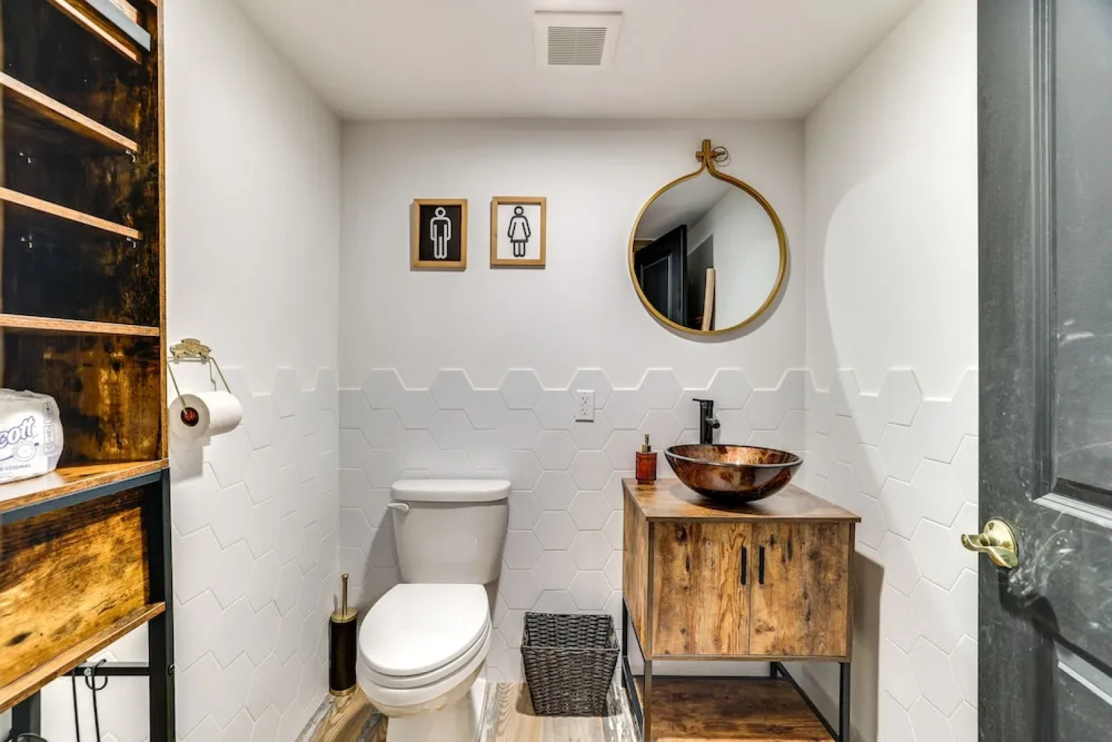 Outdoor Oasis: Cresco Family Home w/ Hot Tub