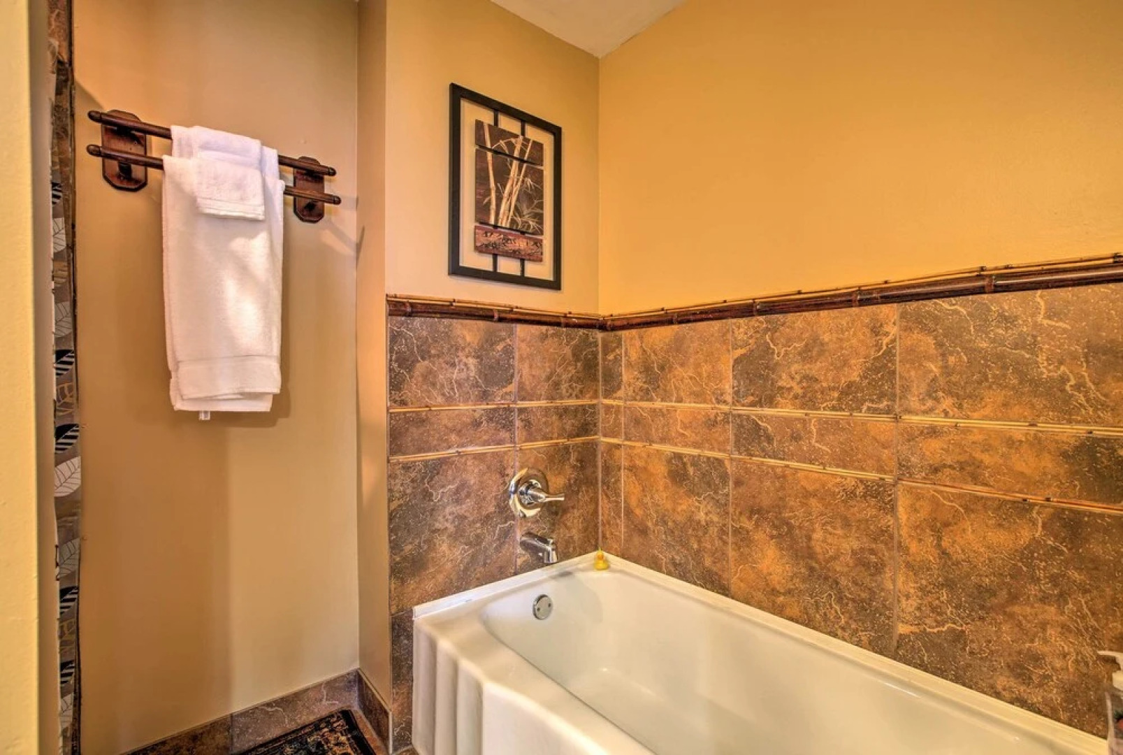 Waterfront Lake Koshkonong Home w/ Pier & Fire Pit