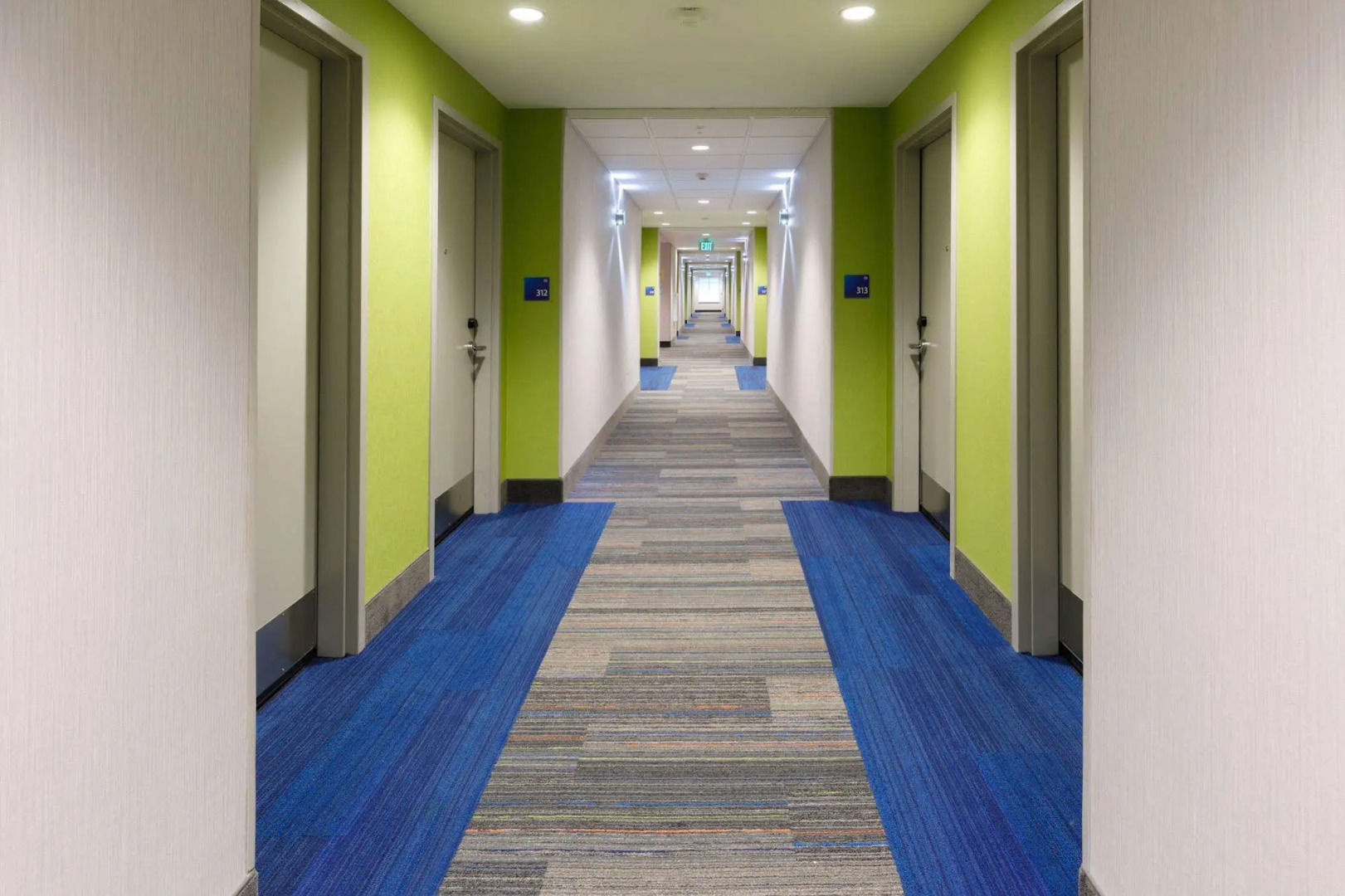 Holiday Inn Express & Suites Sturbridge by IHG