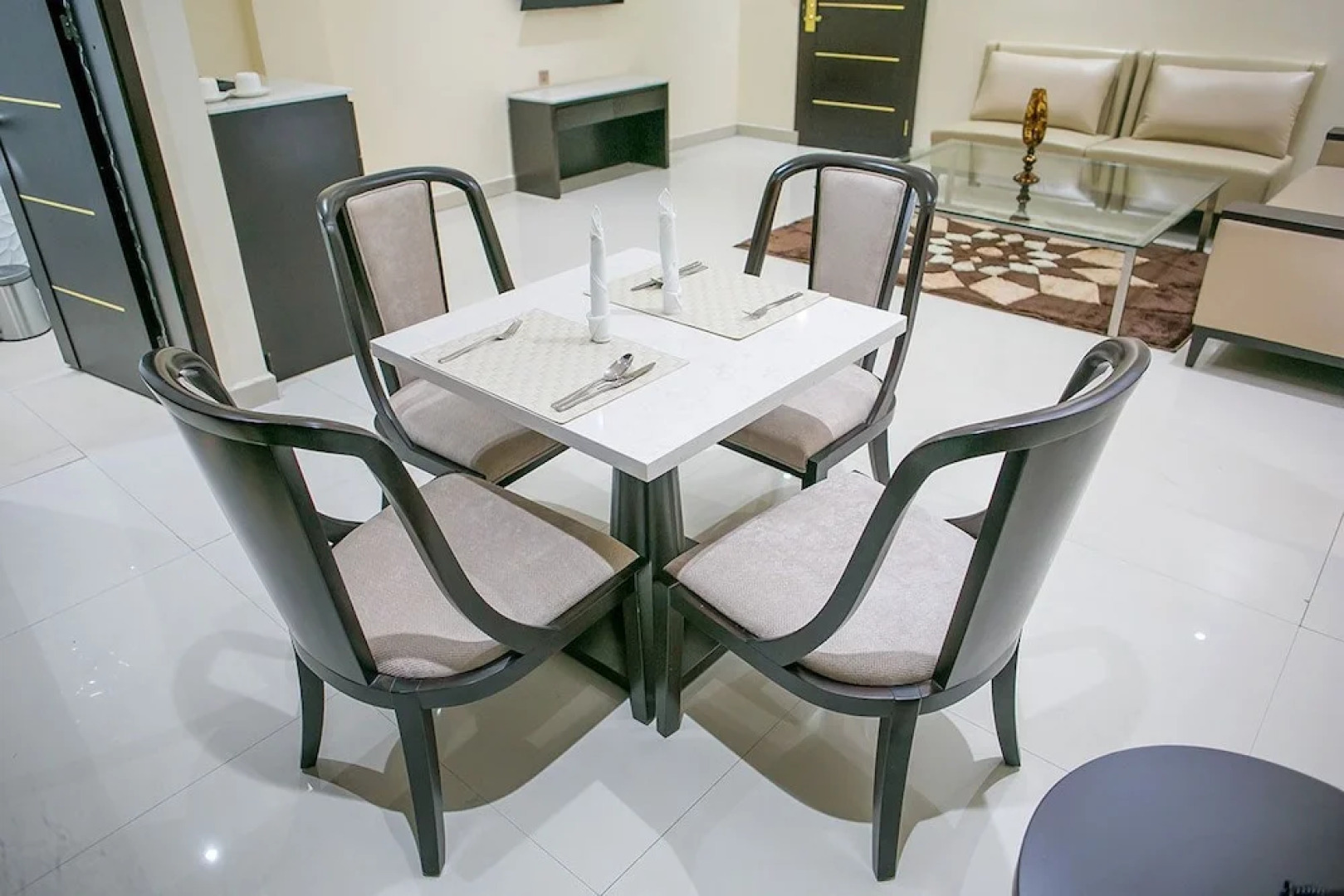 Echelon Heights Hotel