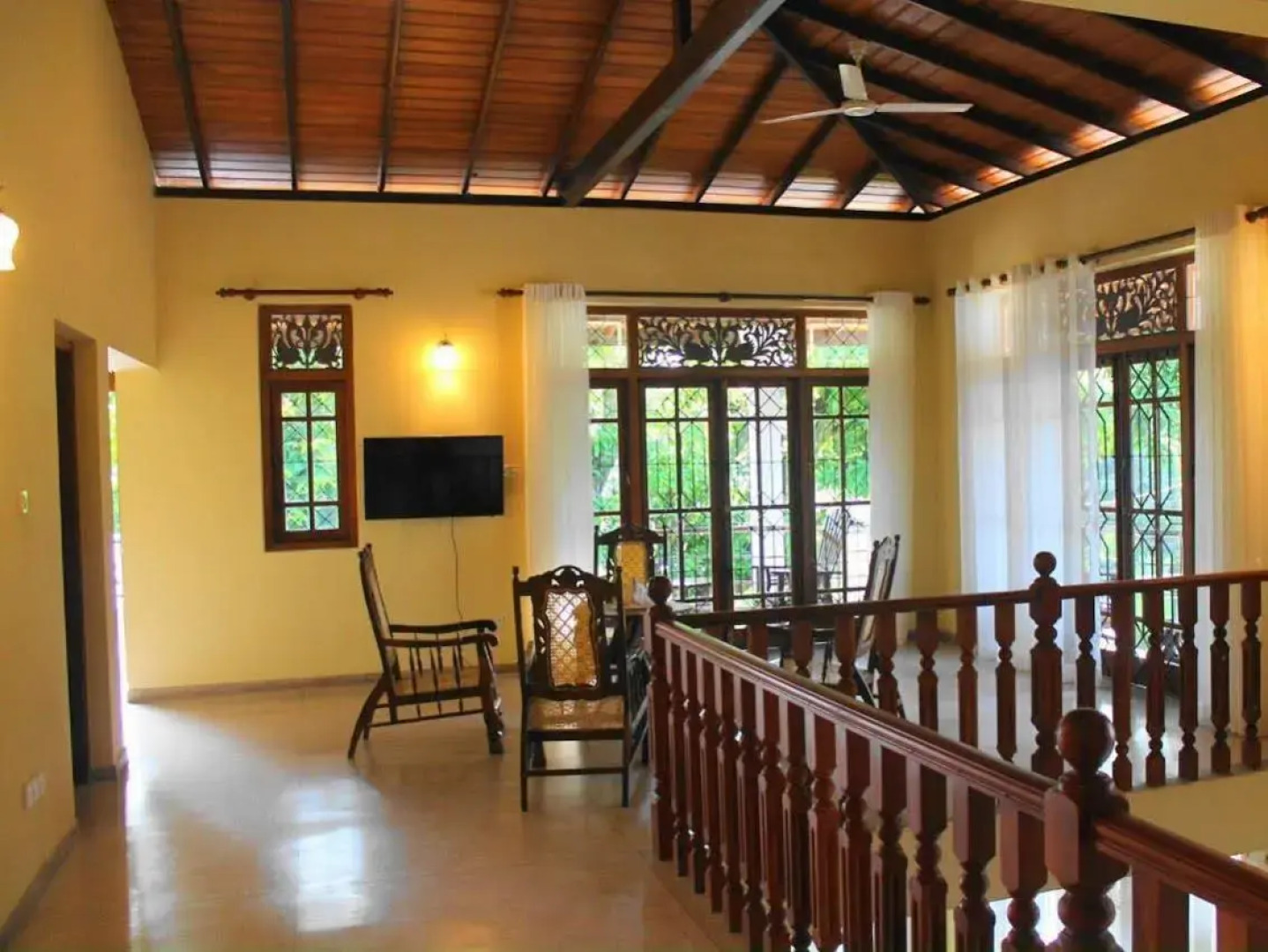 Mahakumara White House Hotel