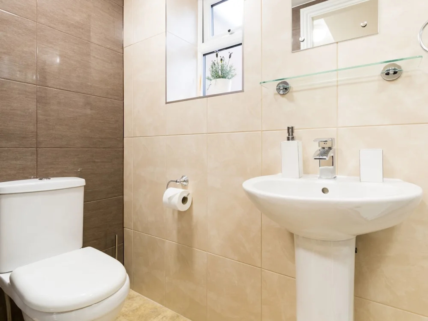 StayFord Apartments - Meriden - Near NEC