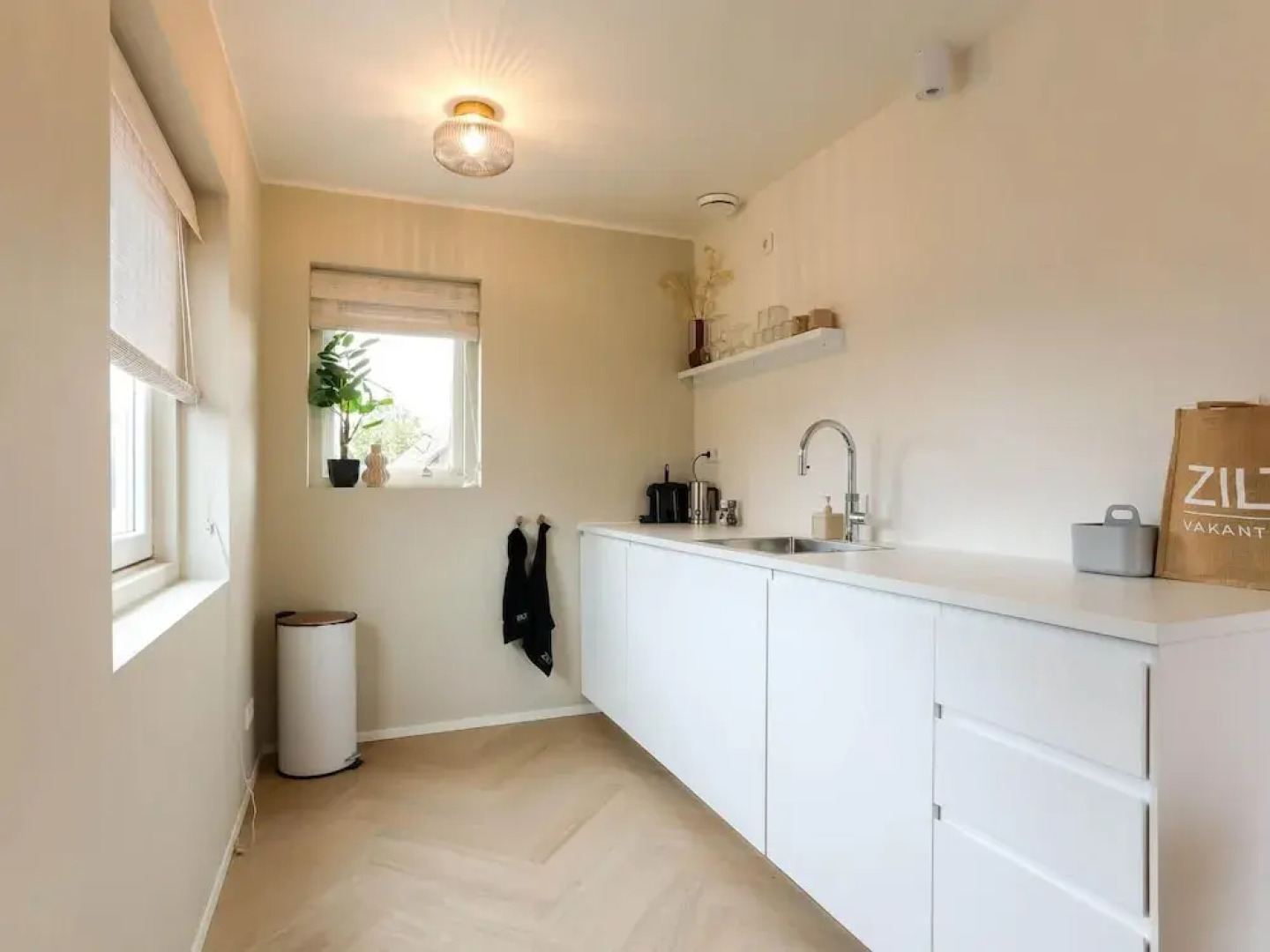 Pleasant Holiday Home in Vrouwenpolder With Garden