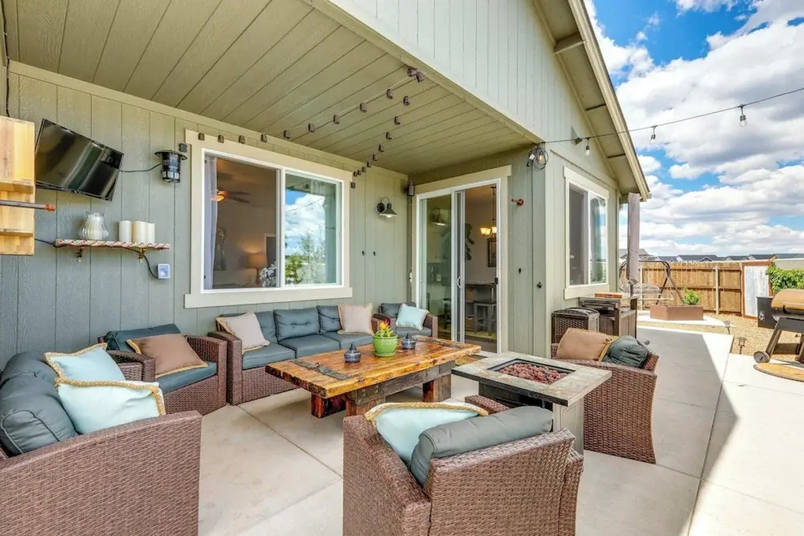 Flagstaff Home w/ Backyard Oasis: 38 Mi to Sedona!