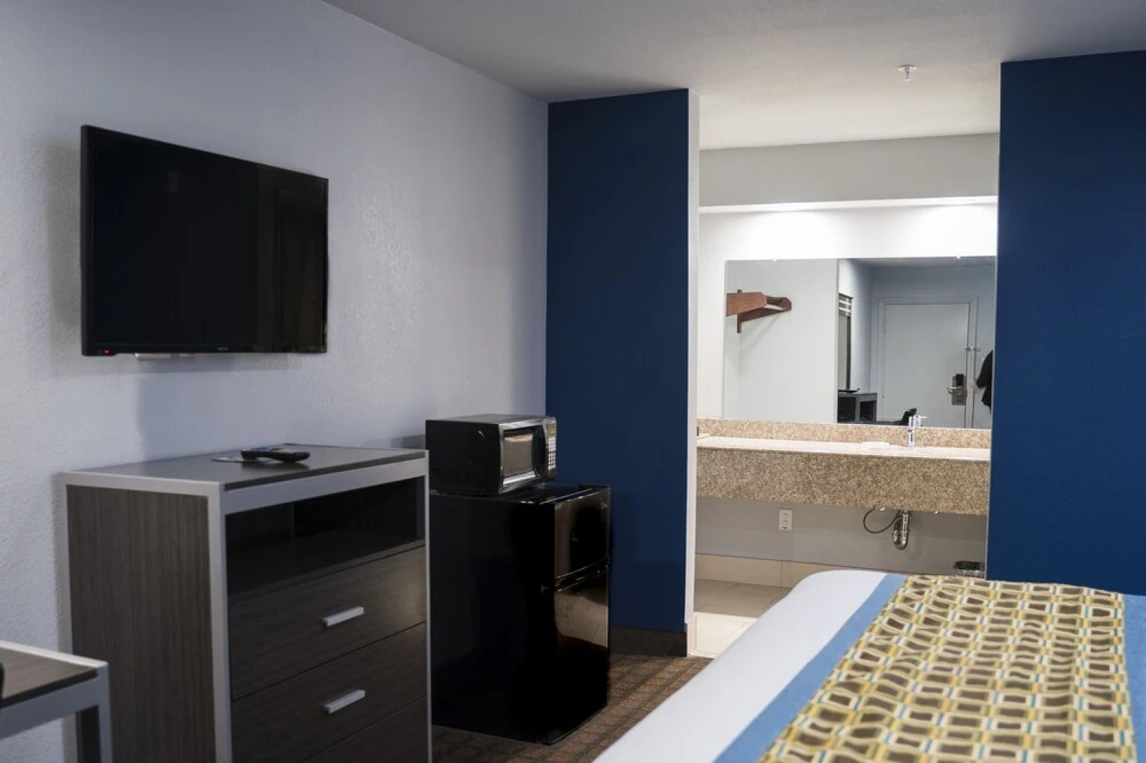 Travelers Inn And Suites