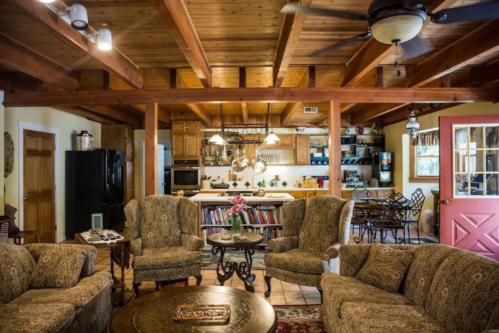 Mountain Harbour B&B and Hiker Hostel