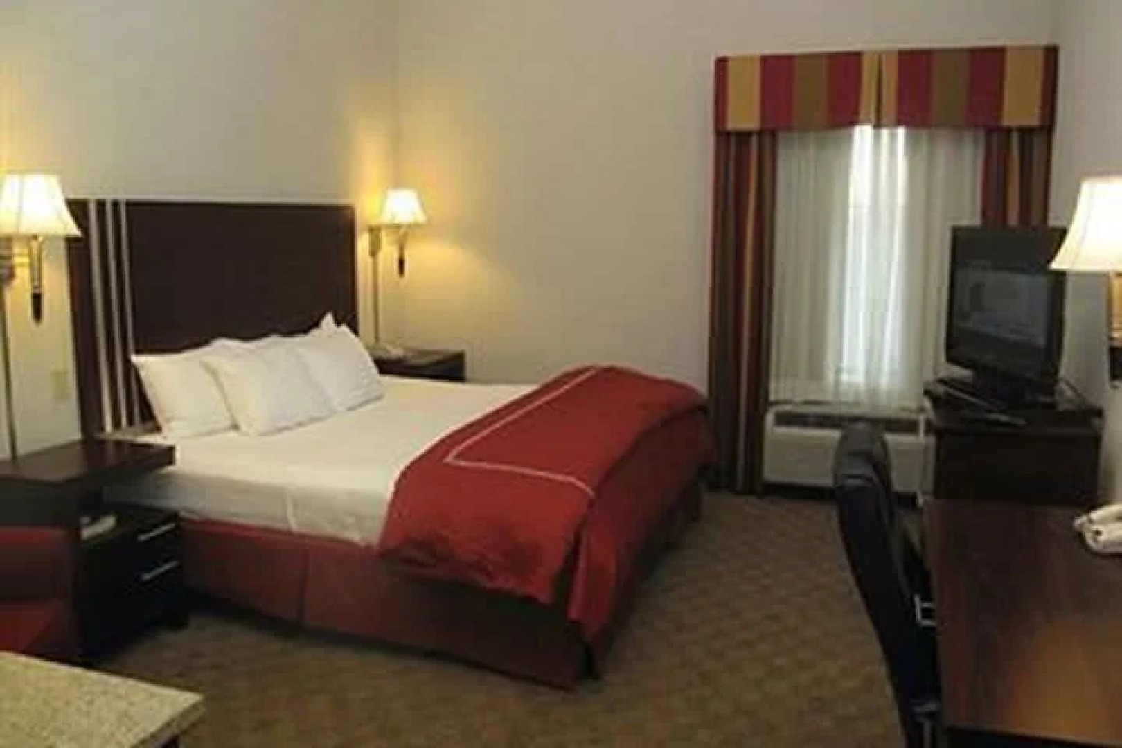 La Quinta Inn & Suites by Wyndham Oklahoma City -Yukon