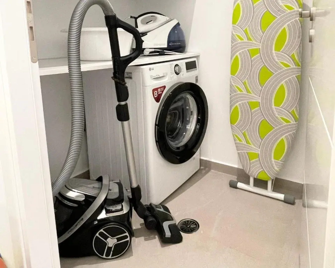 White House Kokas Luxury Apartments