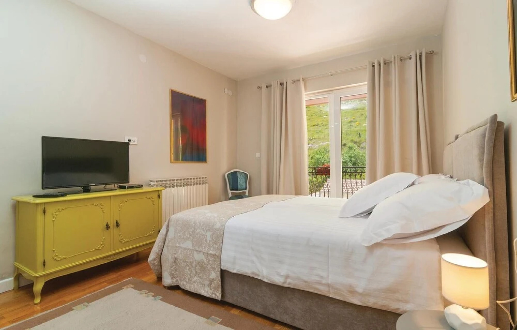 Stunning Home in Zrnovnica With 5 Bedrooms, Wifi and Outdoor Swimming Pool