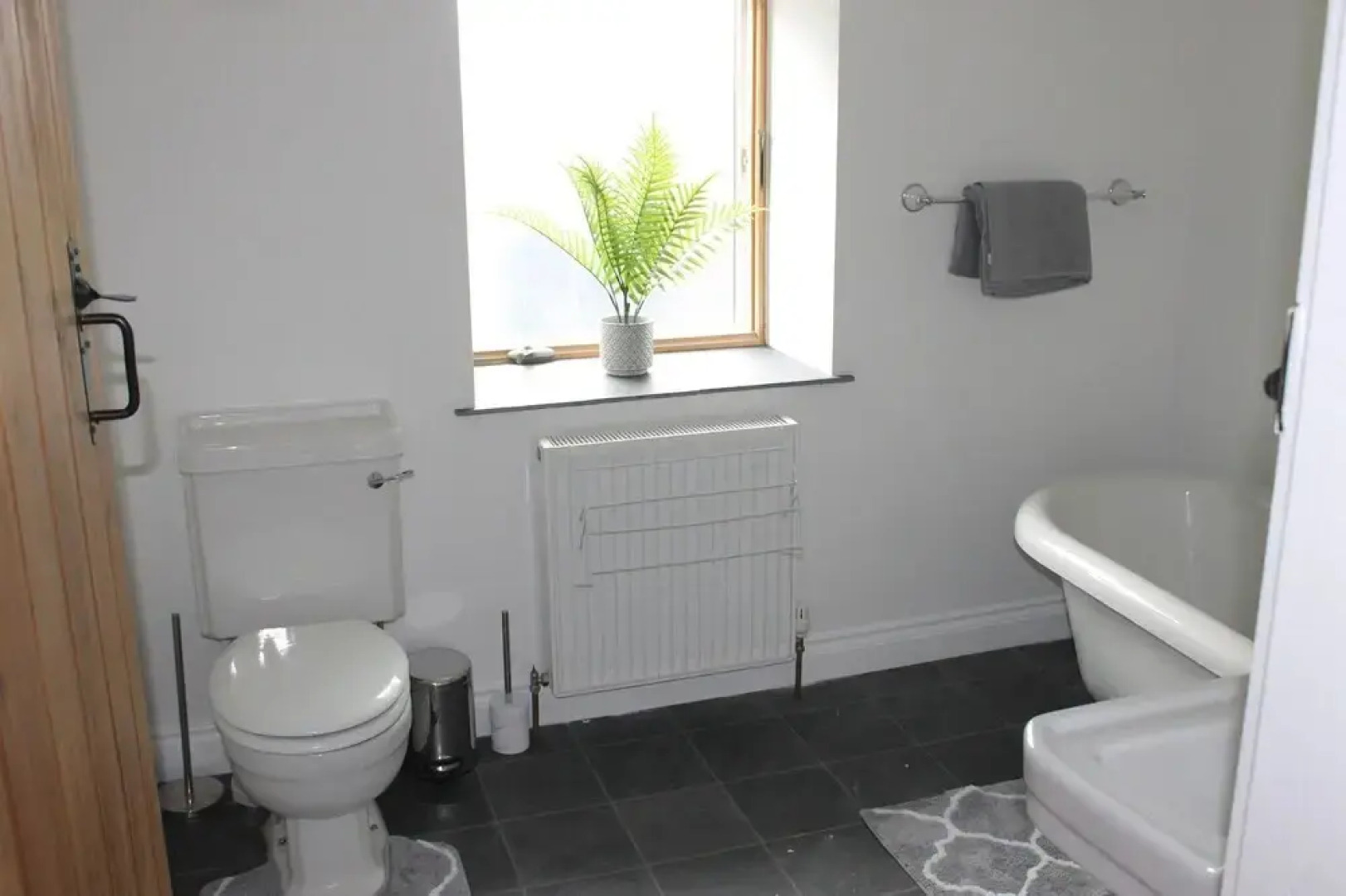 Brackendale Luxury Townhouse, hot Tub,sauna, Games