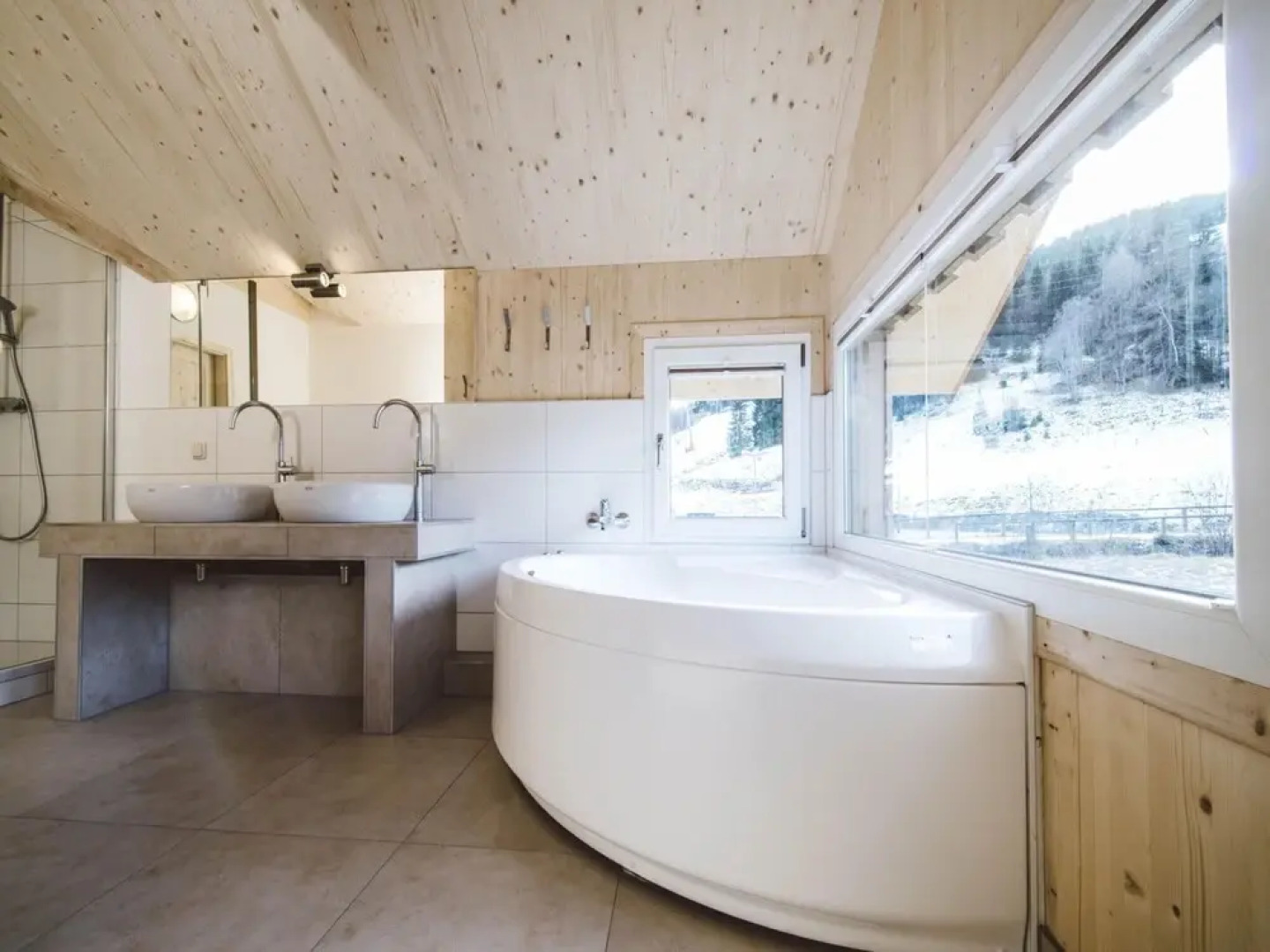 Attractive Chalet With Whirlpool