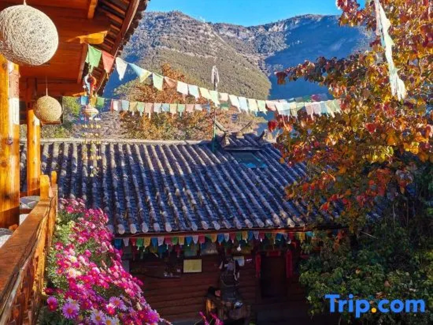 Qiuniang House Lugu Lake