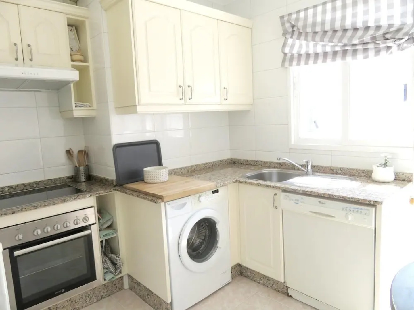 Apartment With 2 Bedrooms in Pontevedra, With Wonderful sea View and Wifi Near the Beach