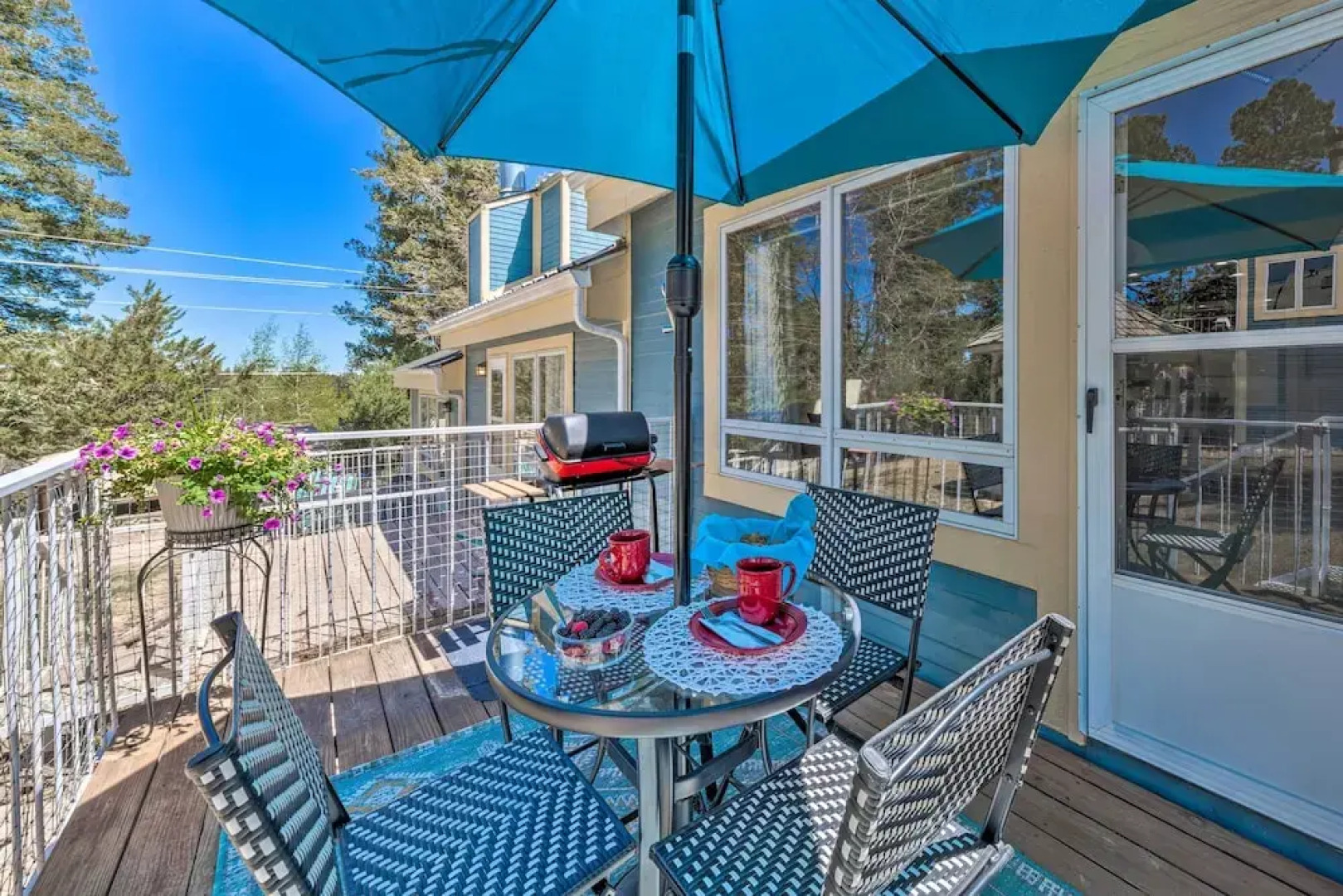 Eclectic Home w/ Deck: 4 Miles to Ski Cloudcroft!