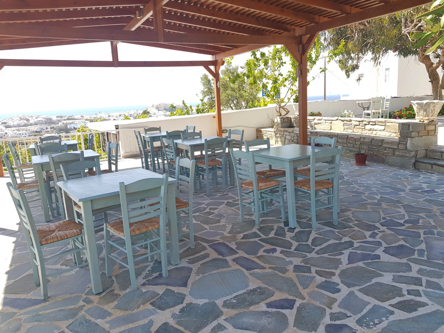 Petros Studios & Suites