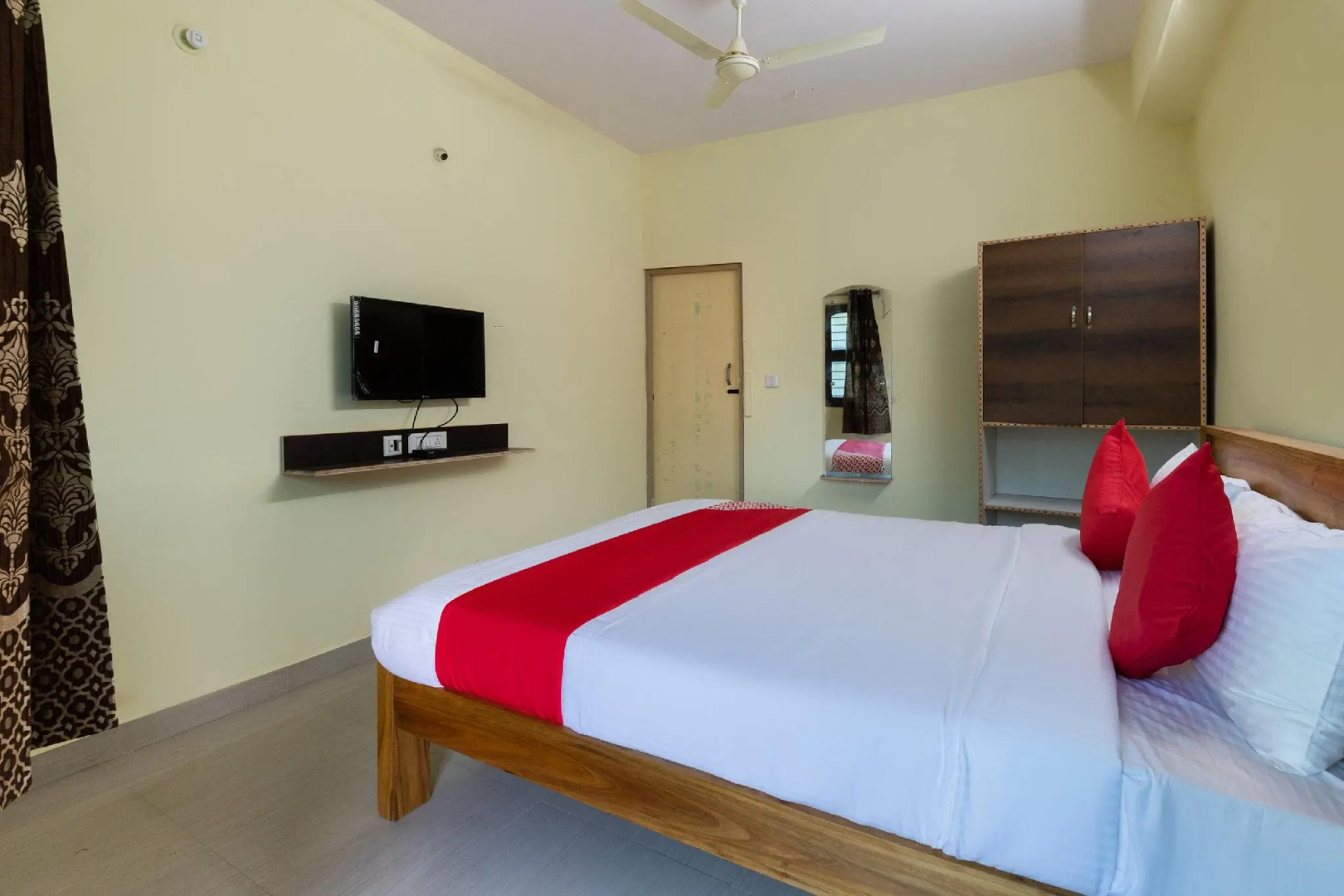 OYO 67991 Kalpataru Lodge