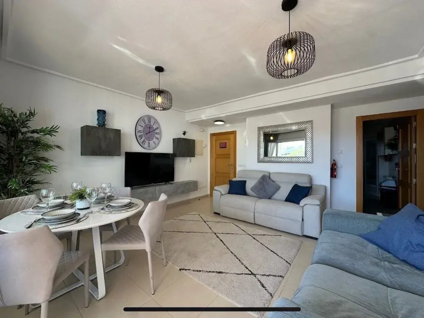 Golf Resort - Apartment - Sleeps4 - Pool - Parking