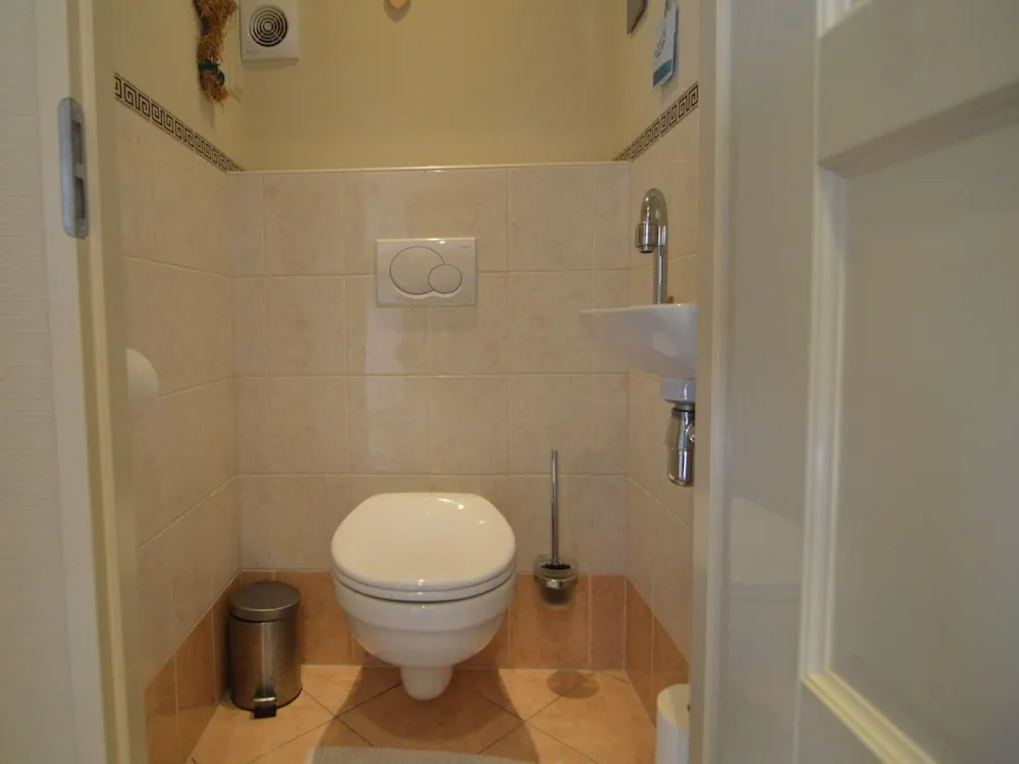 Tranquil Holiday Home in Wissel With Terrace, Garden