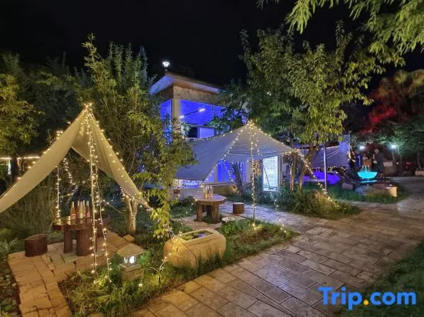 Yingyuetan Hotspring Hotel