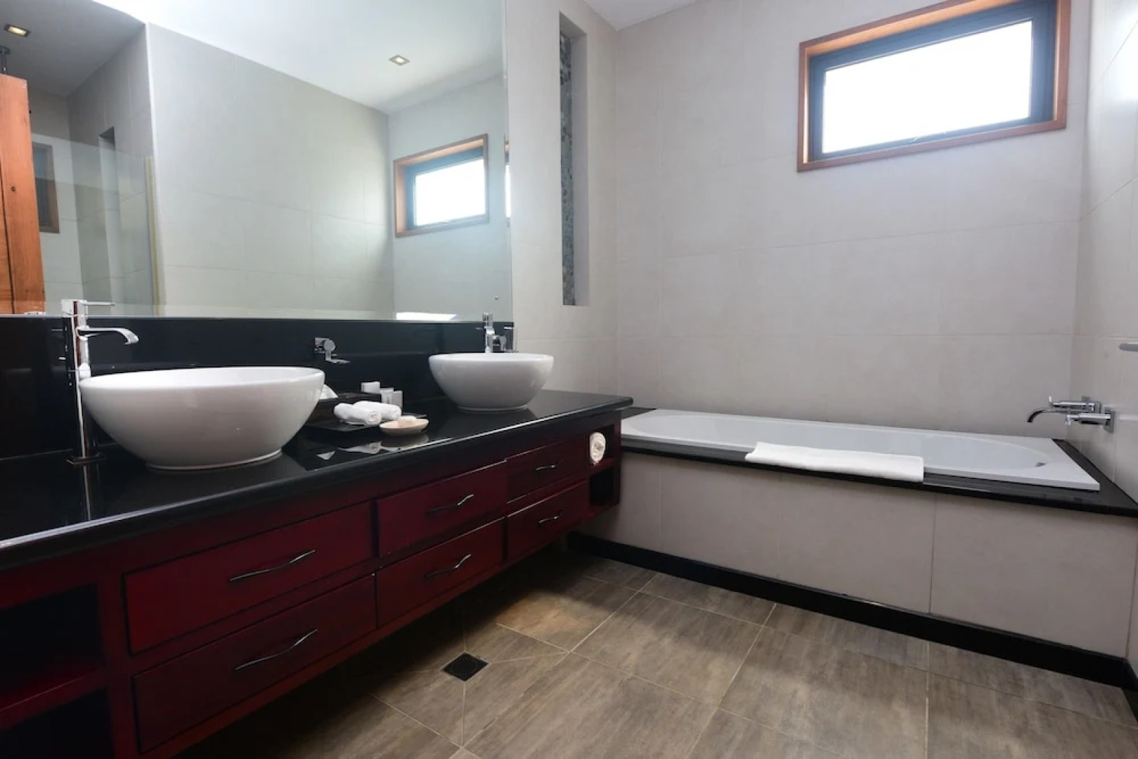 Sankhara Beachfront Villas