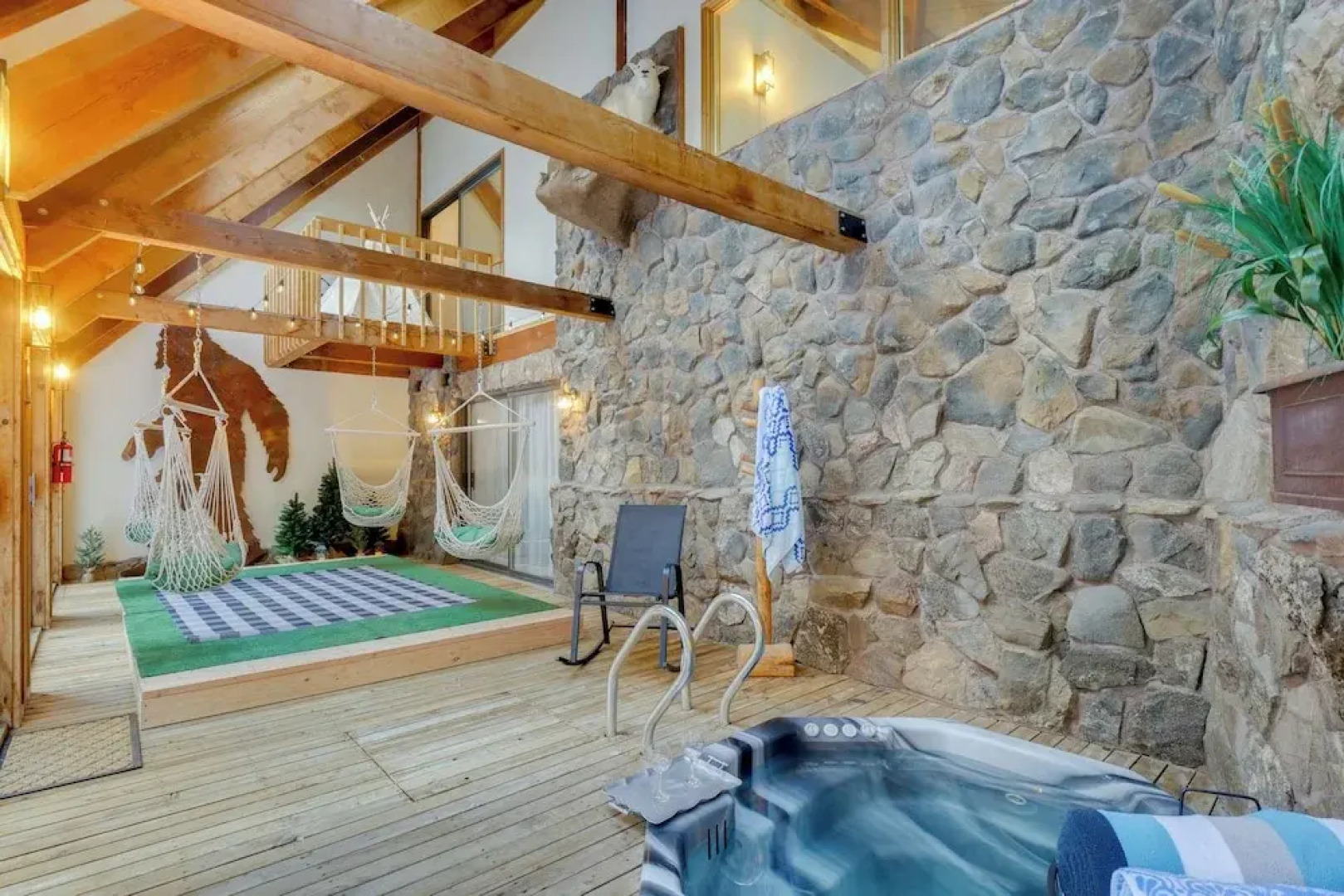 Riverside Colorado Cabin w/ Deck & Hot Tub