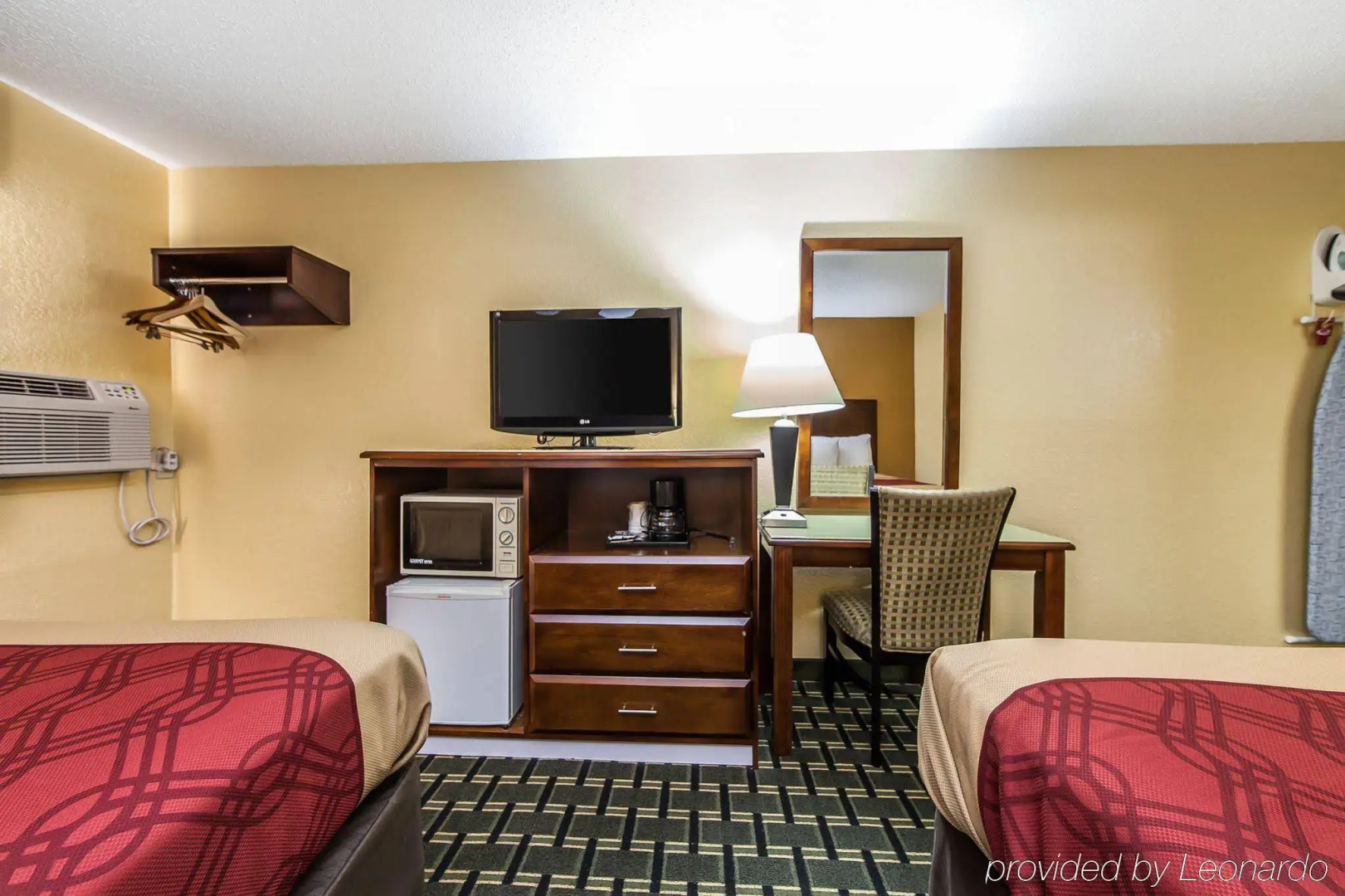 Econo Lodge Cartersville-Emerson Lake Point
