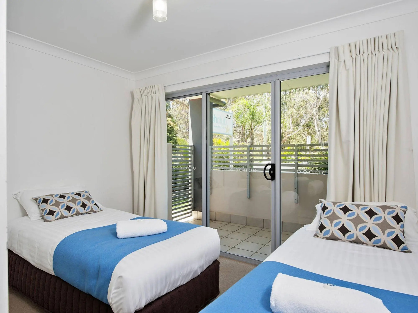 Shoal Bay Beachclub Apartments