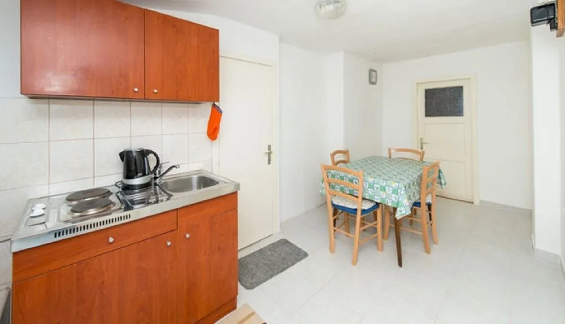 Kingslanding Old Town Hostel