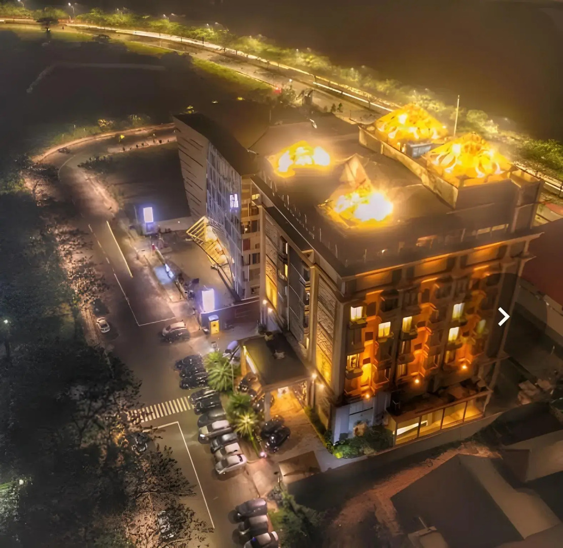 The Grantage Hotel & Sky Lounge