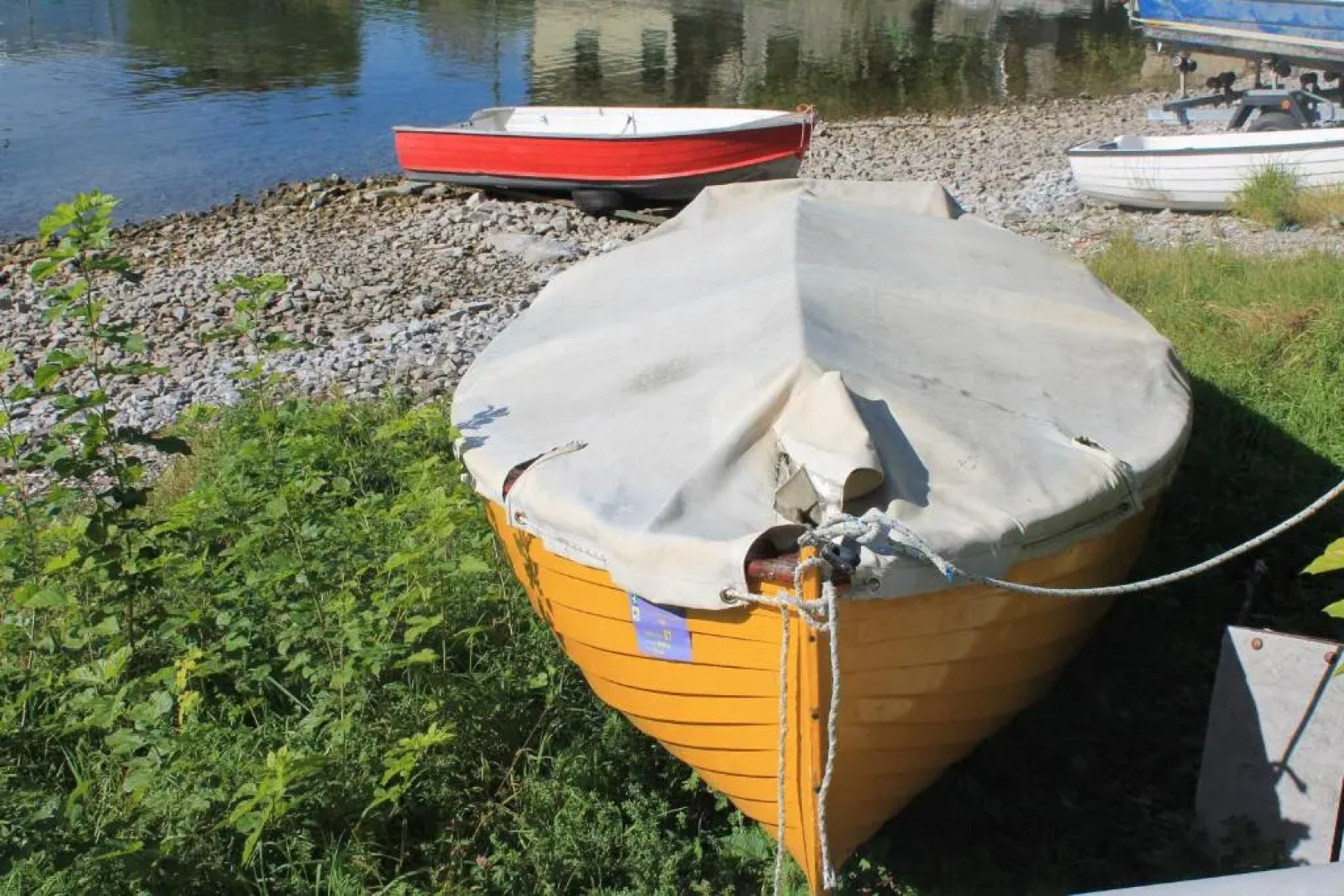Balcony Lake View Apartment
