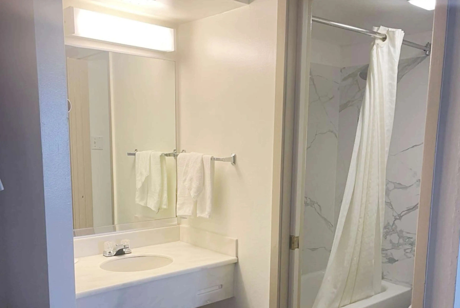 Travelodge by Wyndham San Francisco Airport North