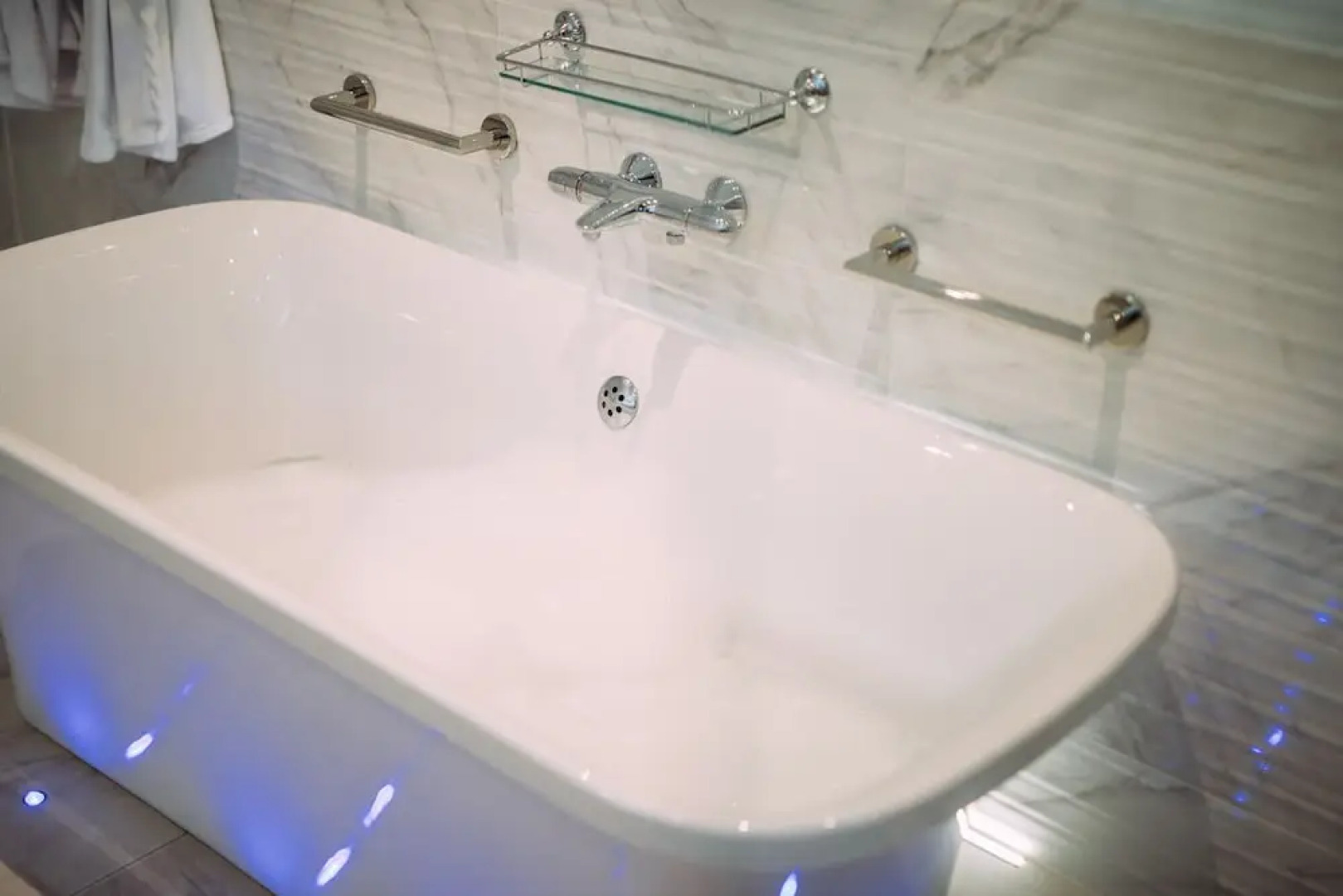 The Valley Hotel & Carriage Gardens