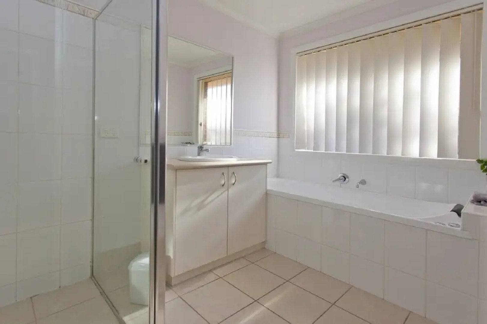 Modern Townhouse – Spa and Comfort