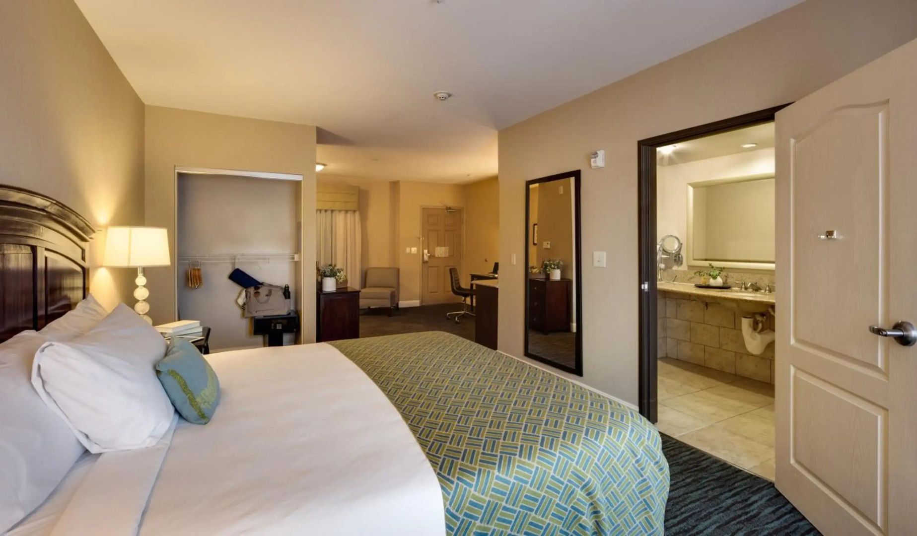 Ayres Hotel & Spa Mission Viejo – Lake Forest