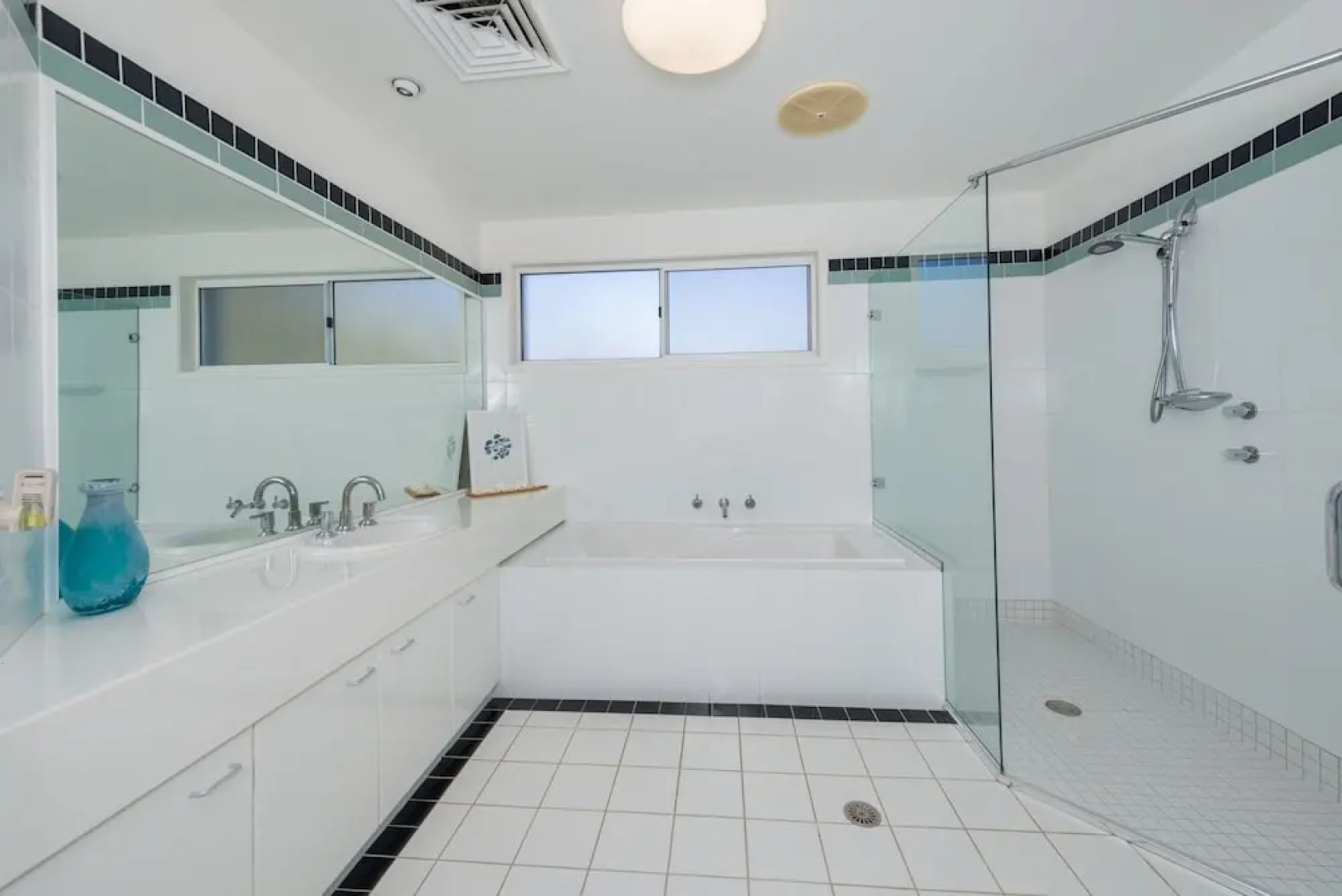 Waterfront Wonderland Foreshore Drive 41