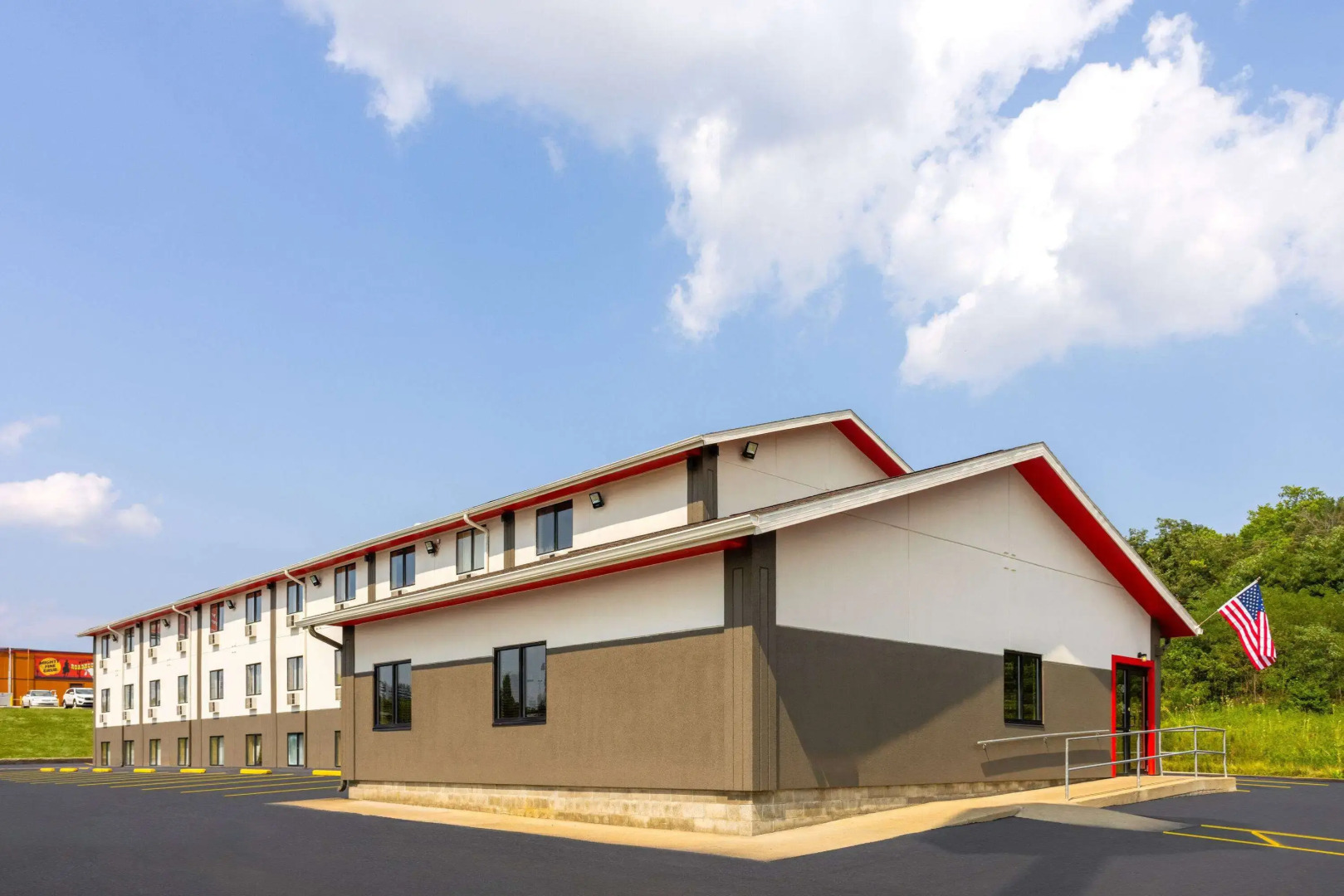 Super 8 by Wyndham St. Clairsville OH/Wheeling WV Area