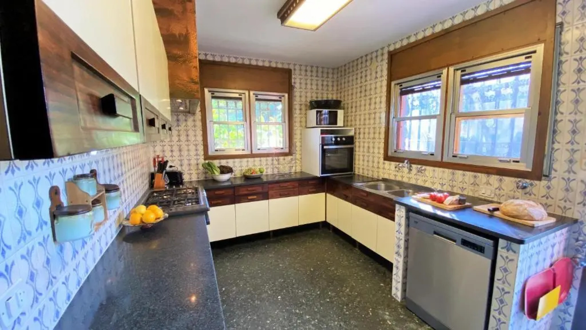 Villa Sitges El Ranch Amaizing Outdoor Areas Beaches at 10 minutes walk Sitges at 15 min drive AC Pool XXL