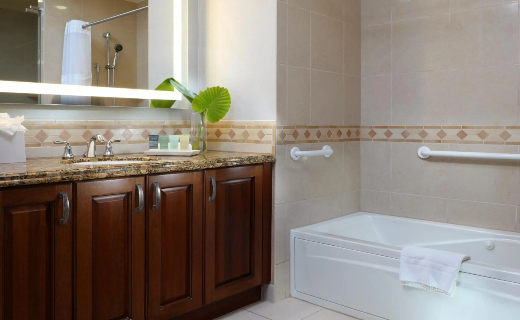 Naples Bay Resort & Marina