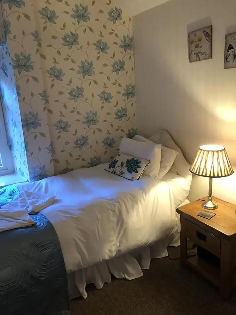 The Oakeley Arms Hotel