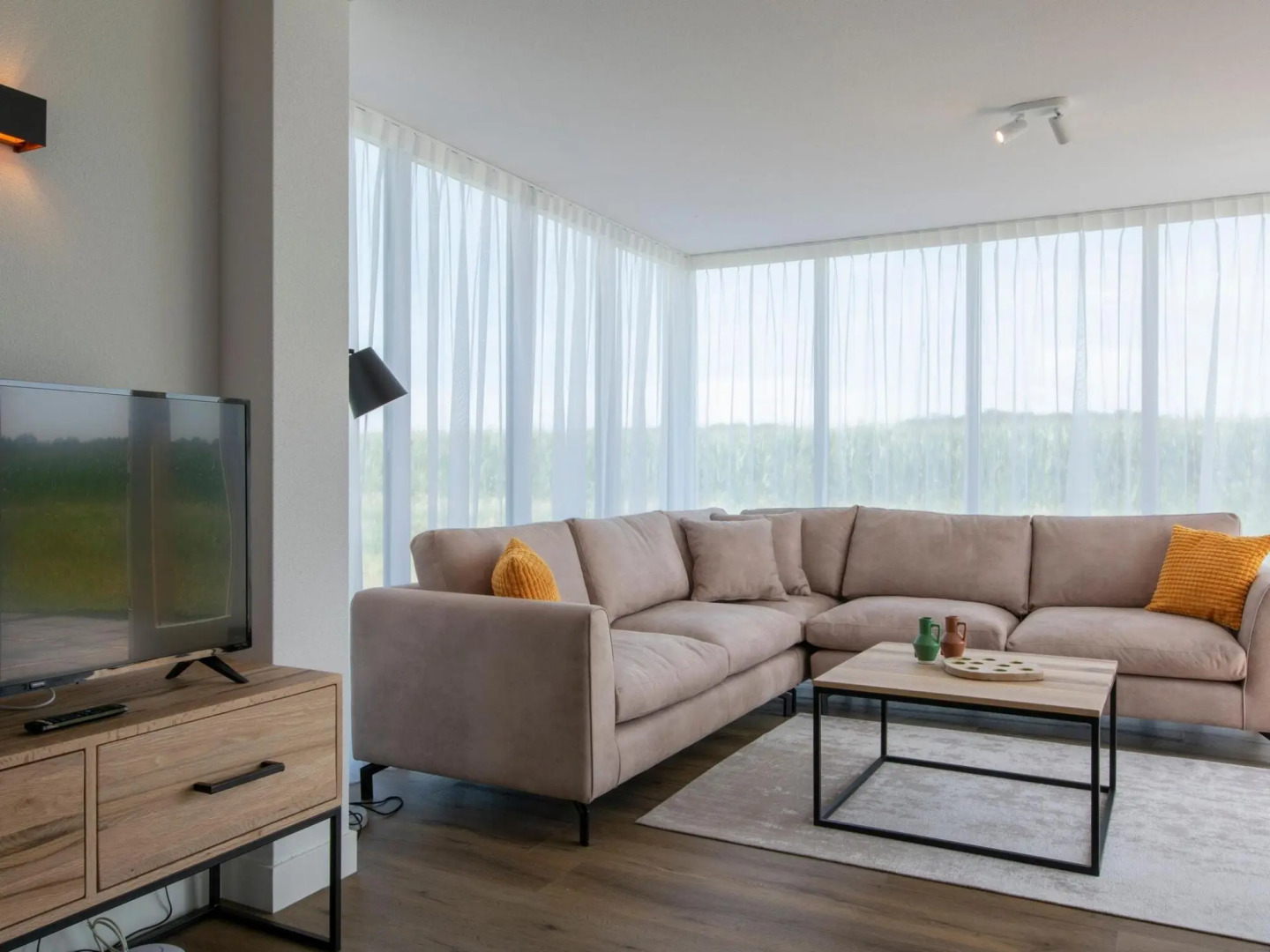 Thatched villa with two bathrooms, on a holiday park surrounded by nature