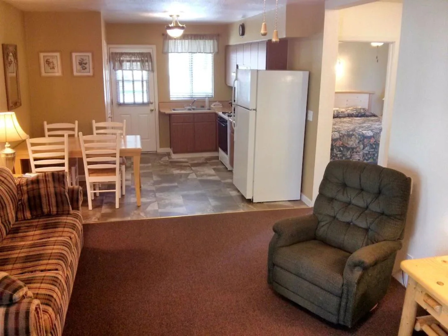 Green Gables Motel & Suites