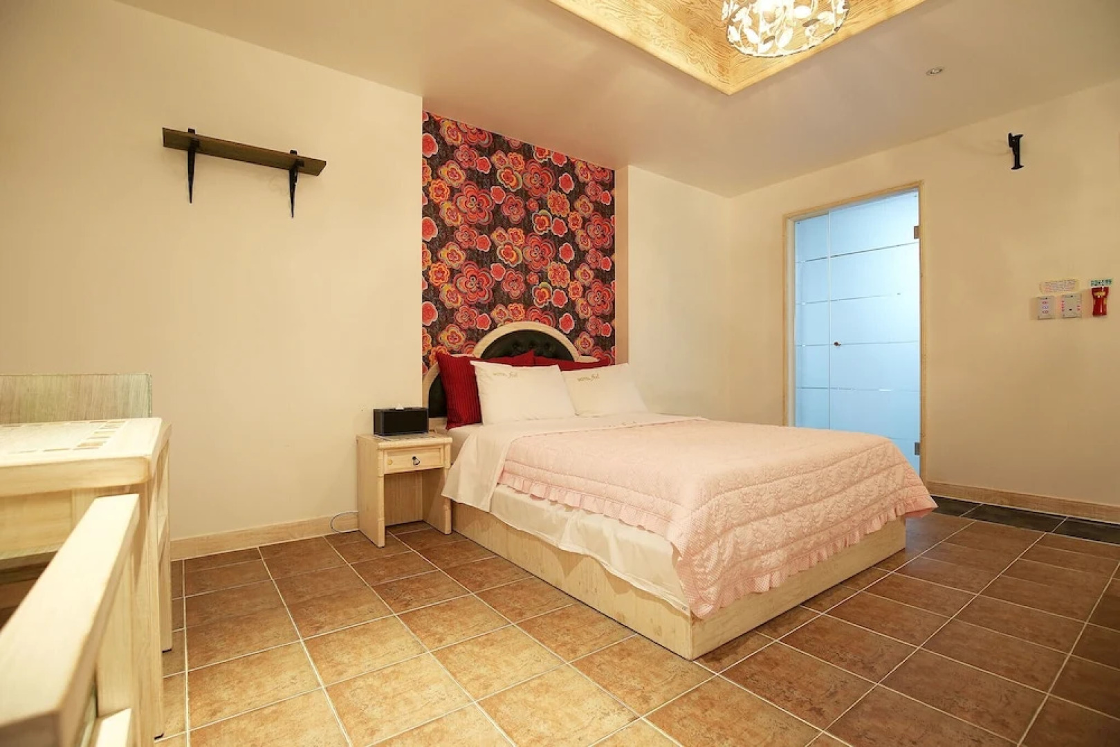 Feel Love Drive-in Motel