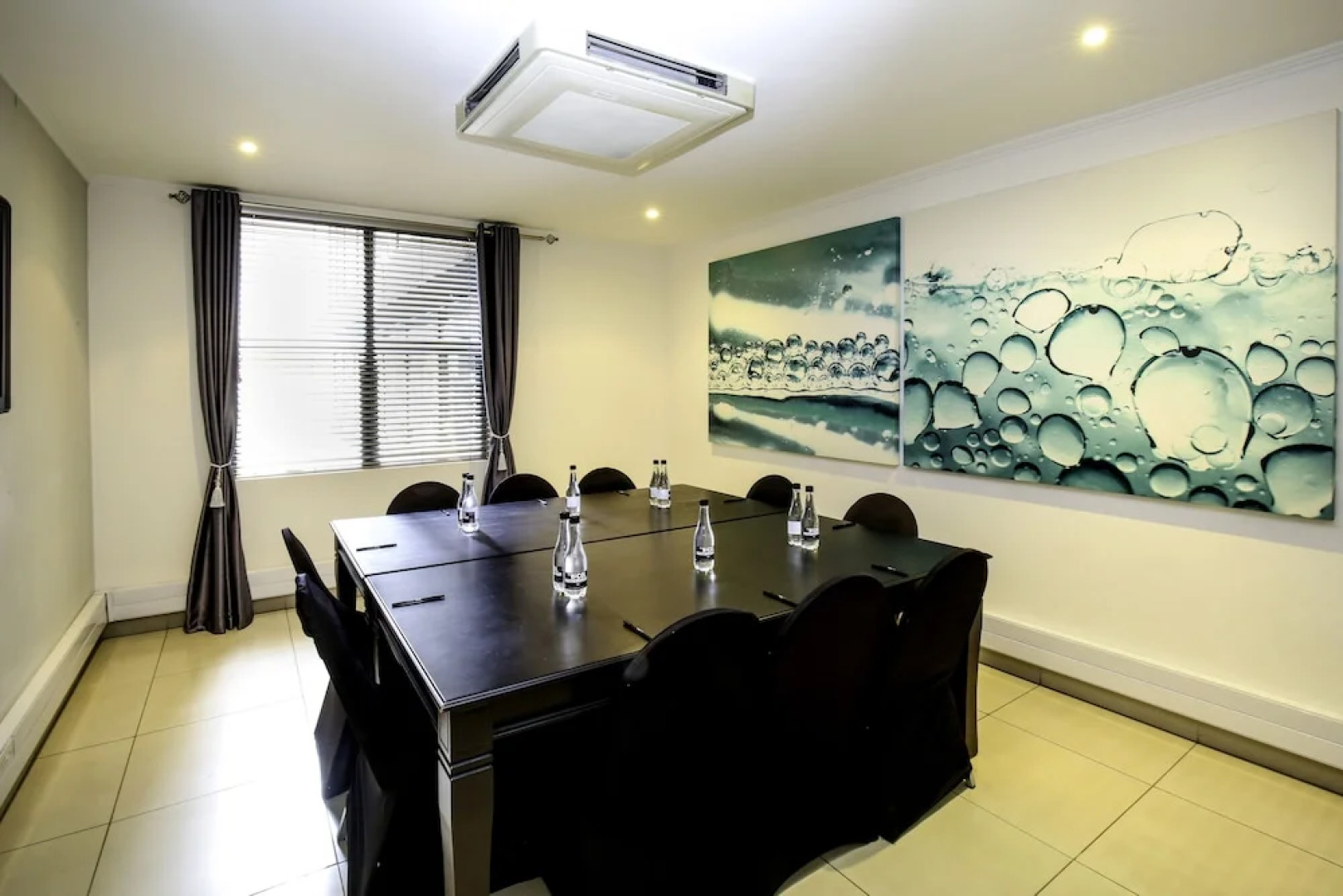 Urban Hip Hotels - The Nicol