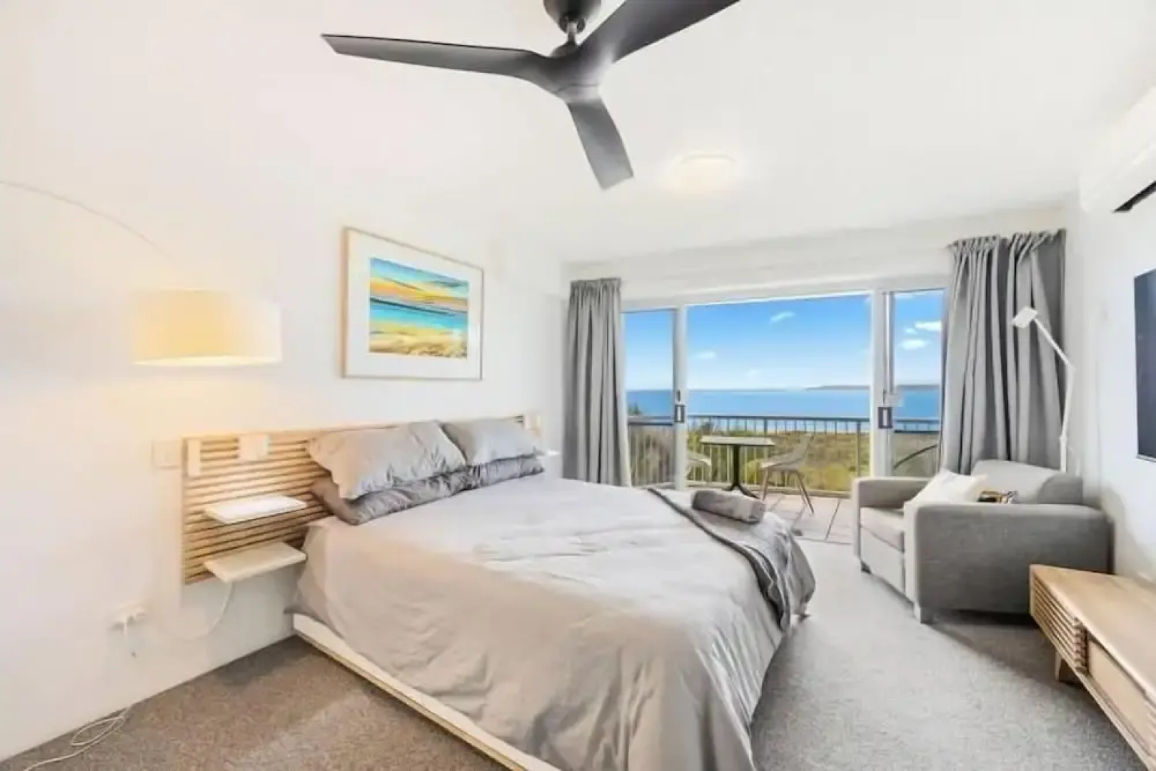 Wake to the Waves - Oceanfront Apartment