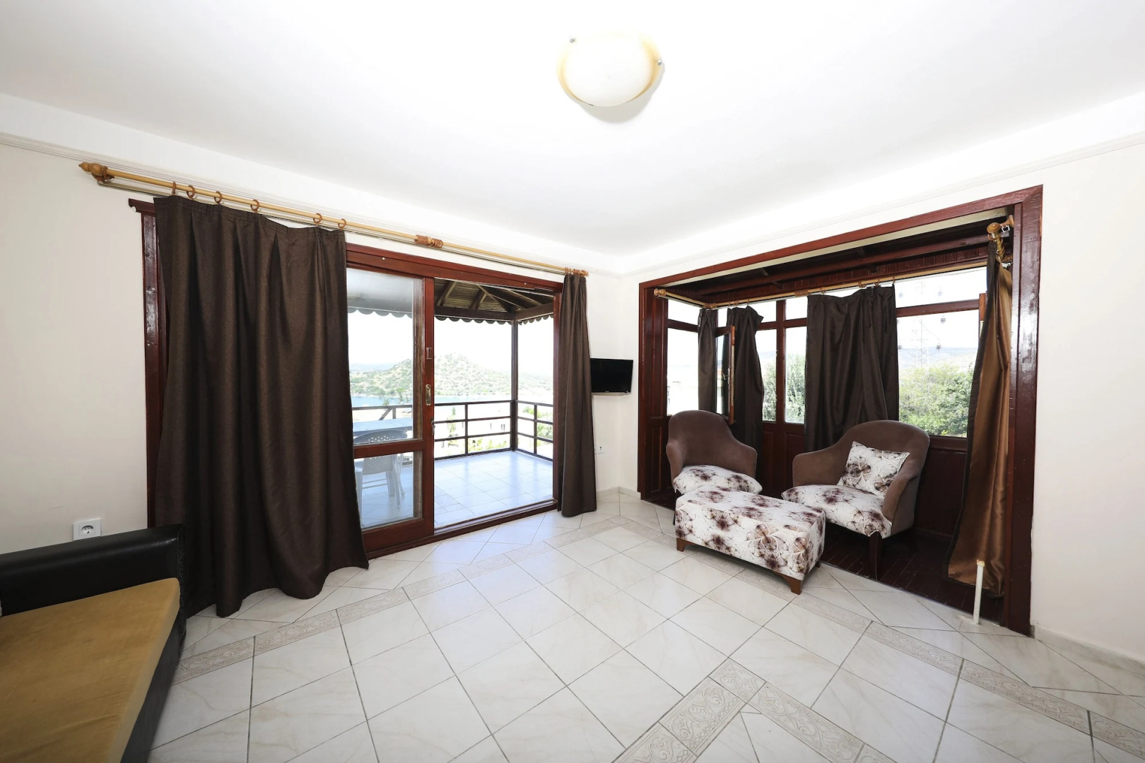 Akay Garden Family Club