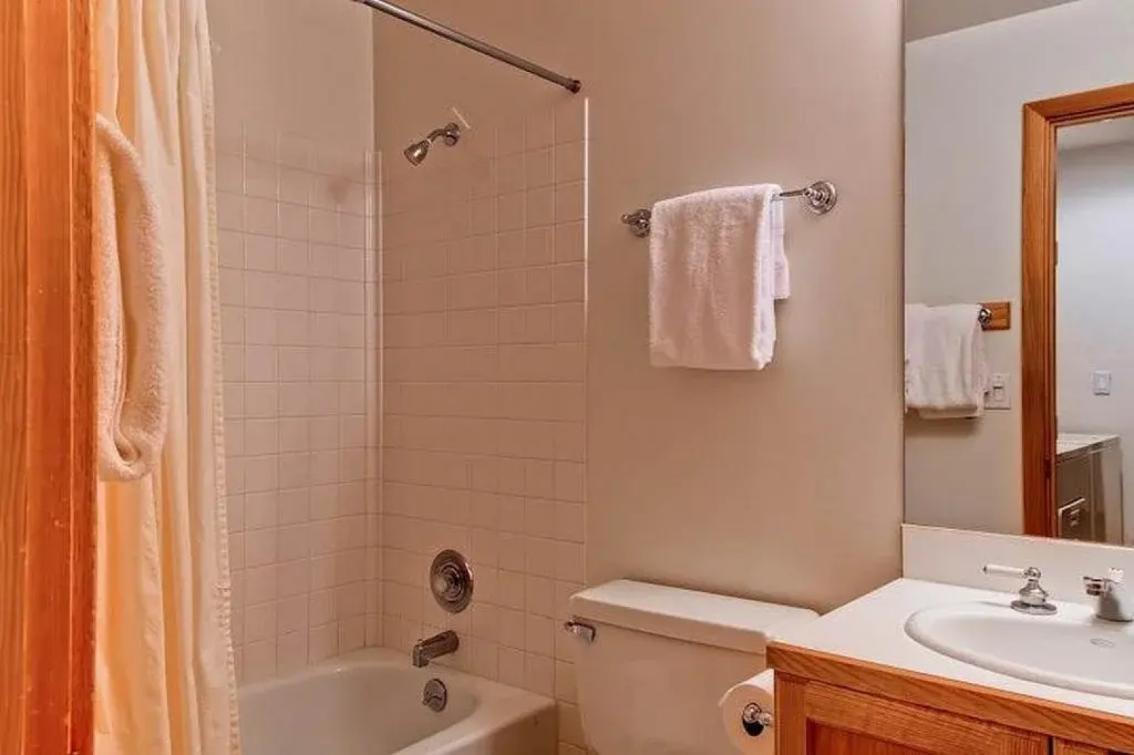 Greyhawk Condominiums Warm Springs, Great Location for Bike and Ski