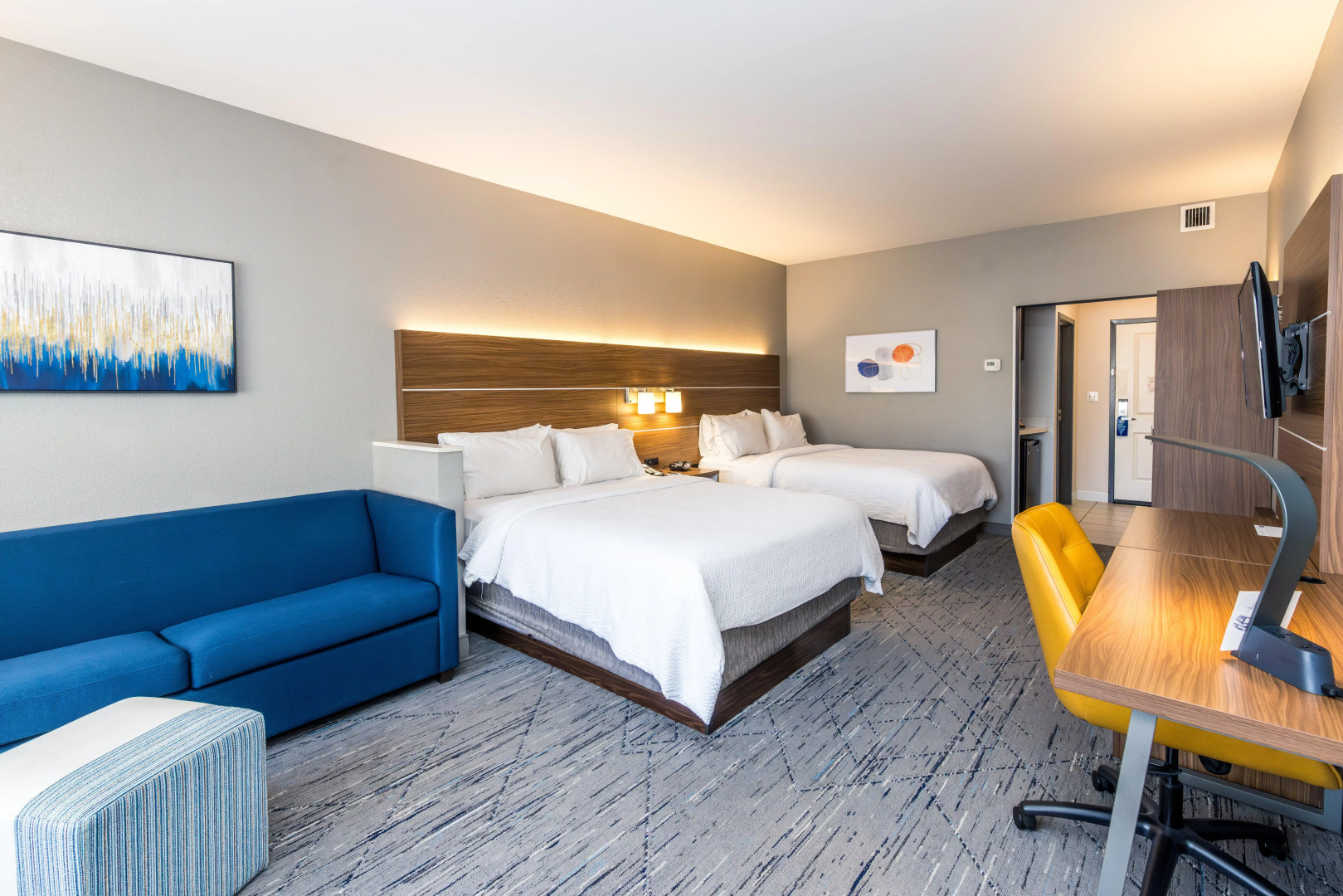 Holiday Inn Express & Suites Louisville Downtown by IHG