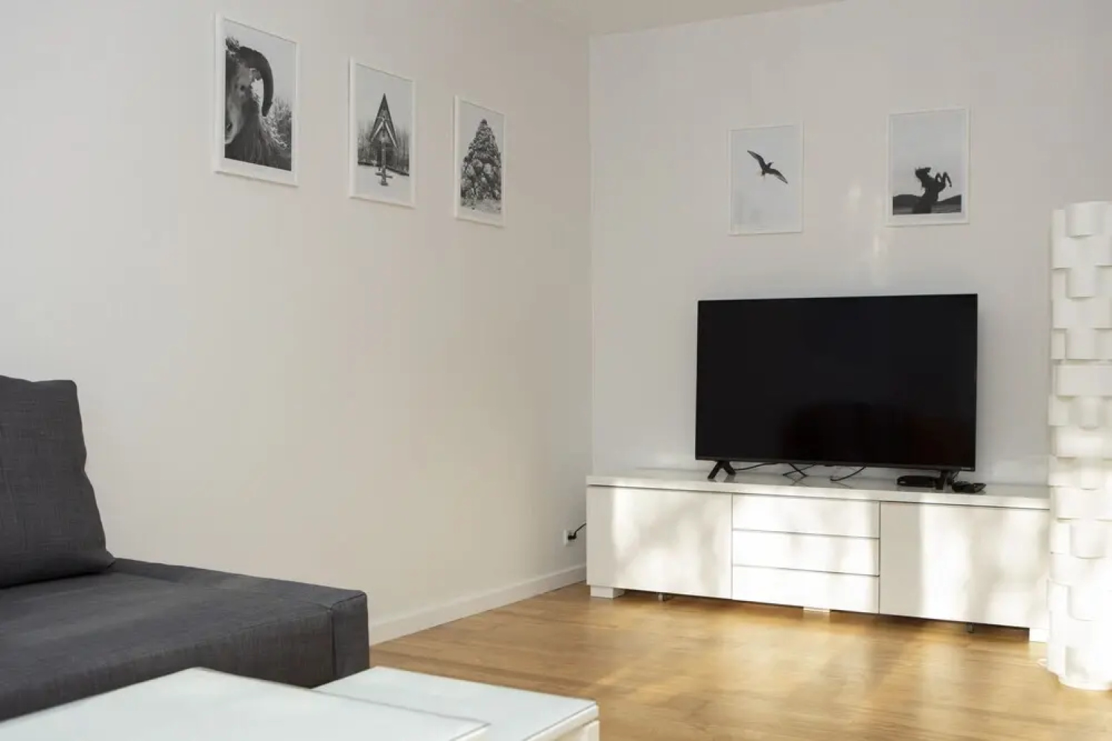 Mørk Apartments